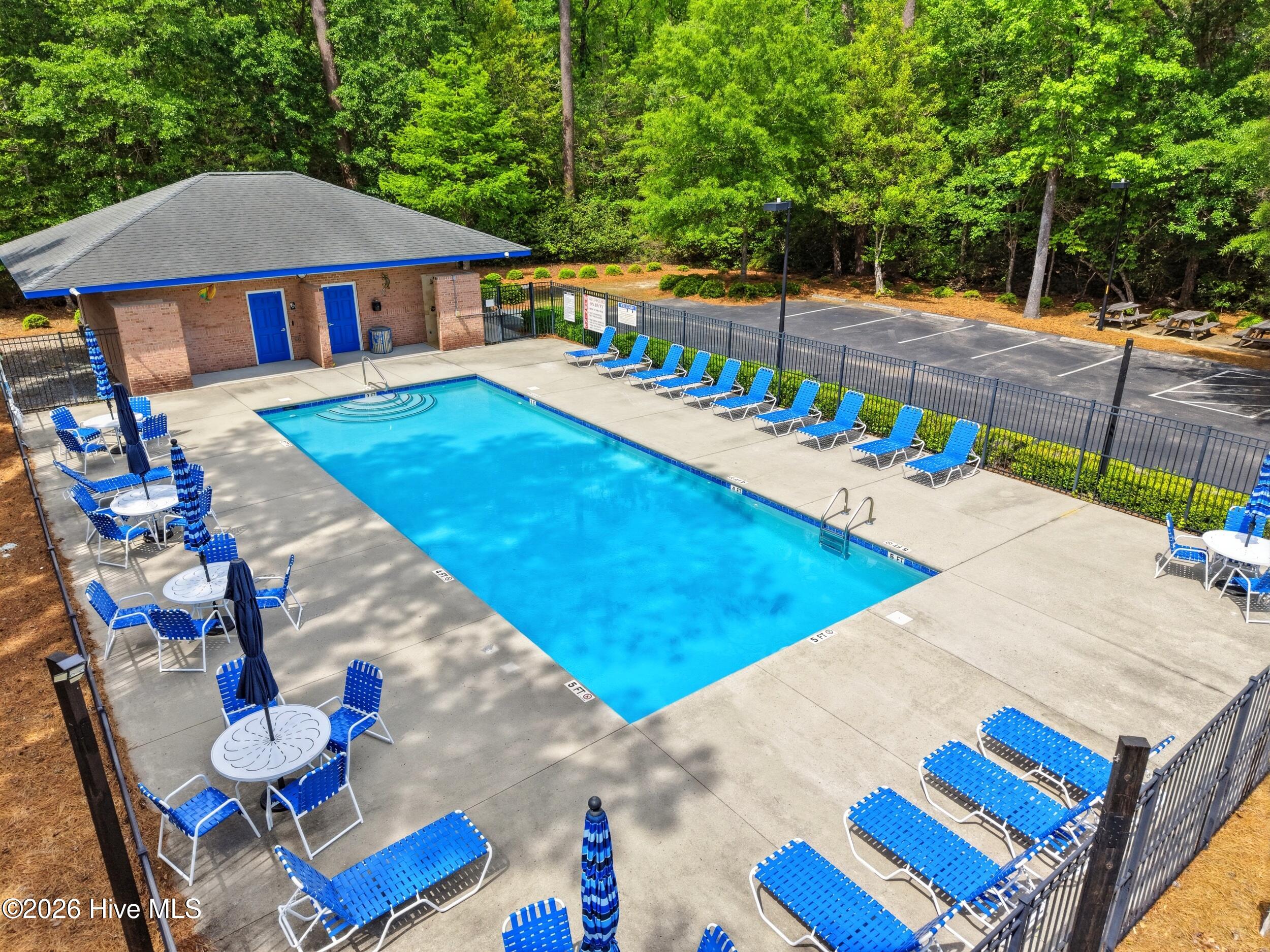 100570398 | Photo 39