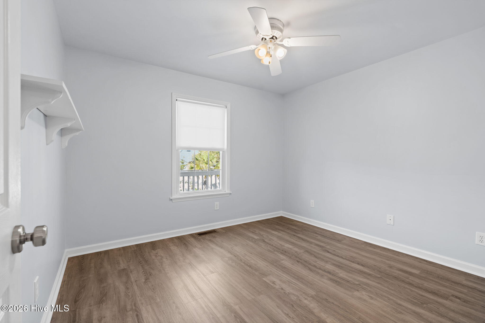 100553863 | Photo 32