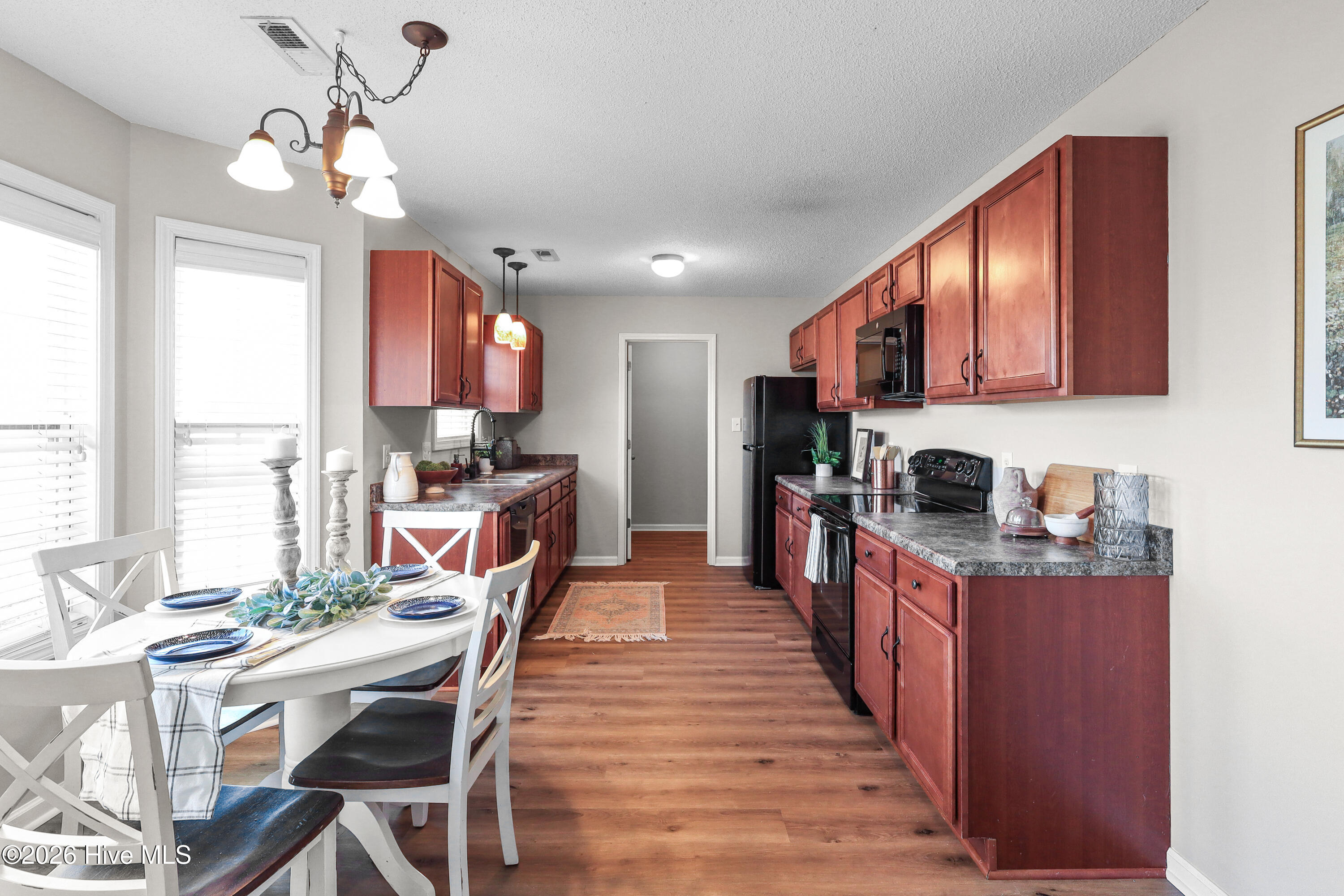 100554505 | Photo 14