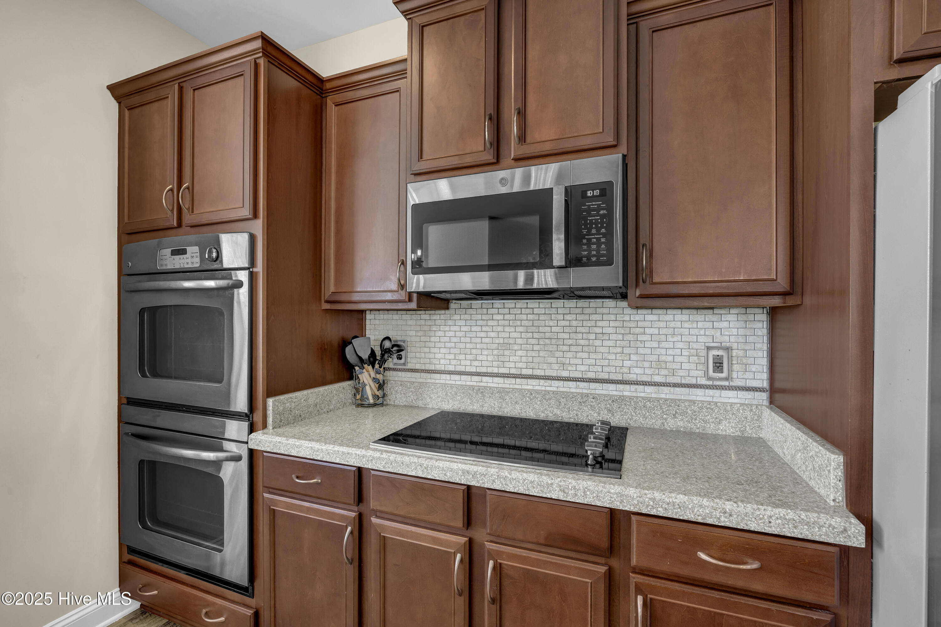 100549704 | Photo 19