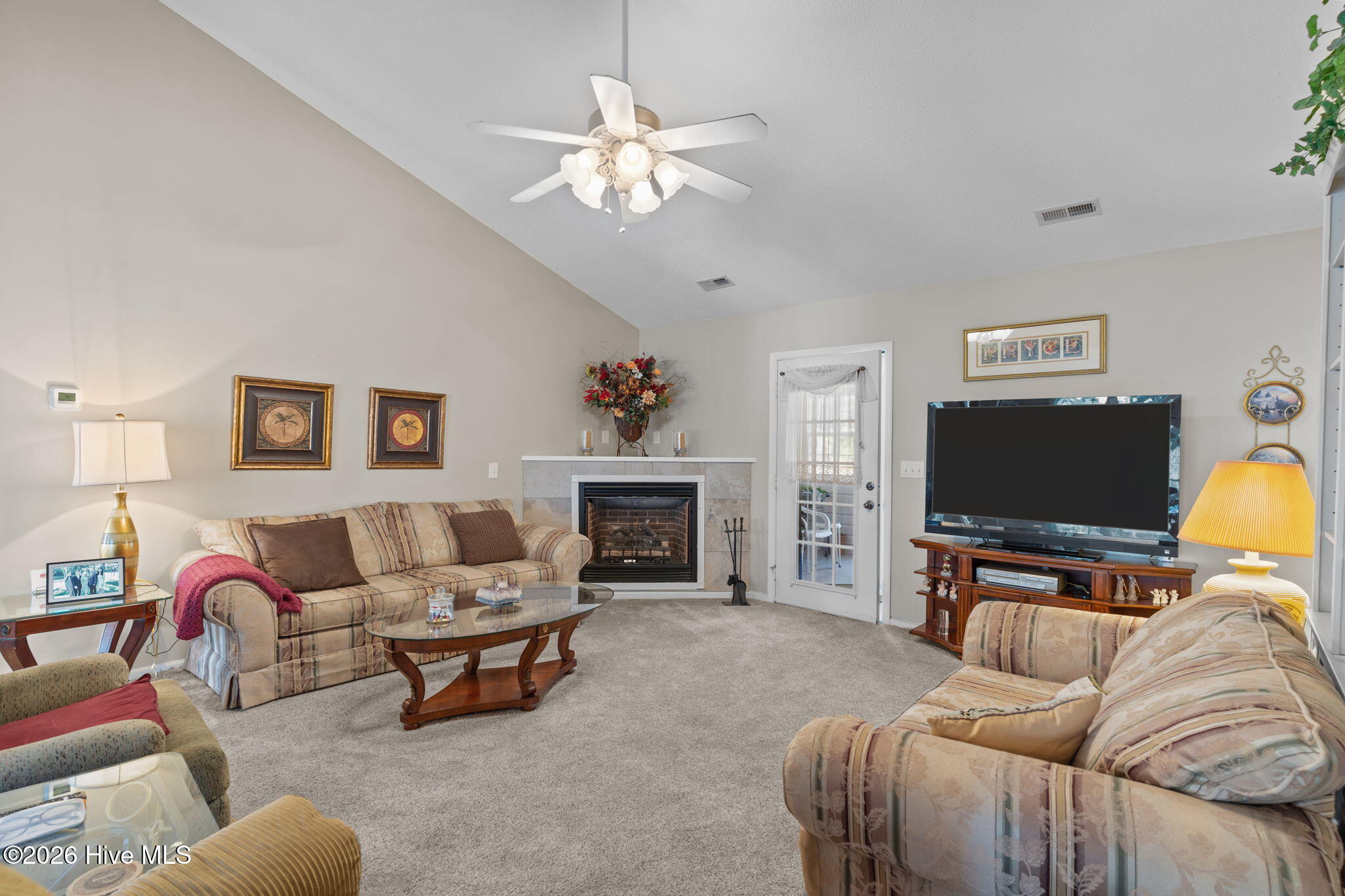 100550079 | Photo 21