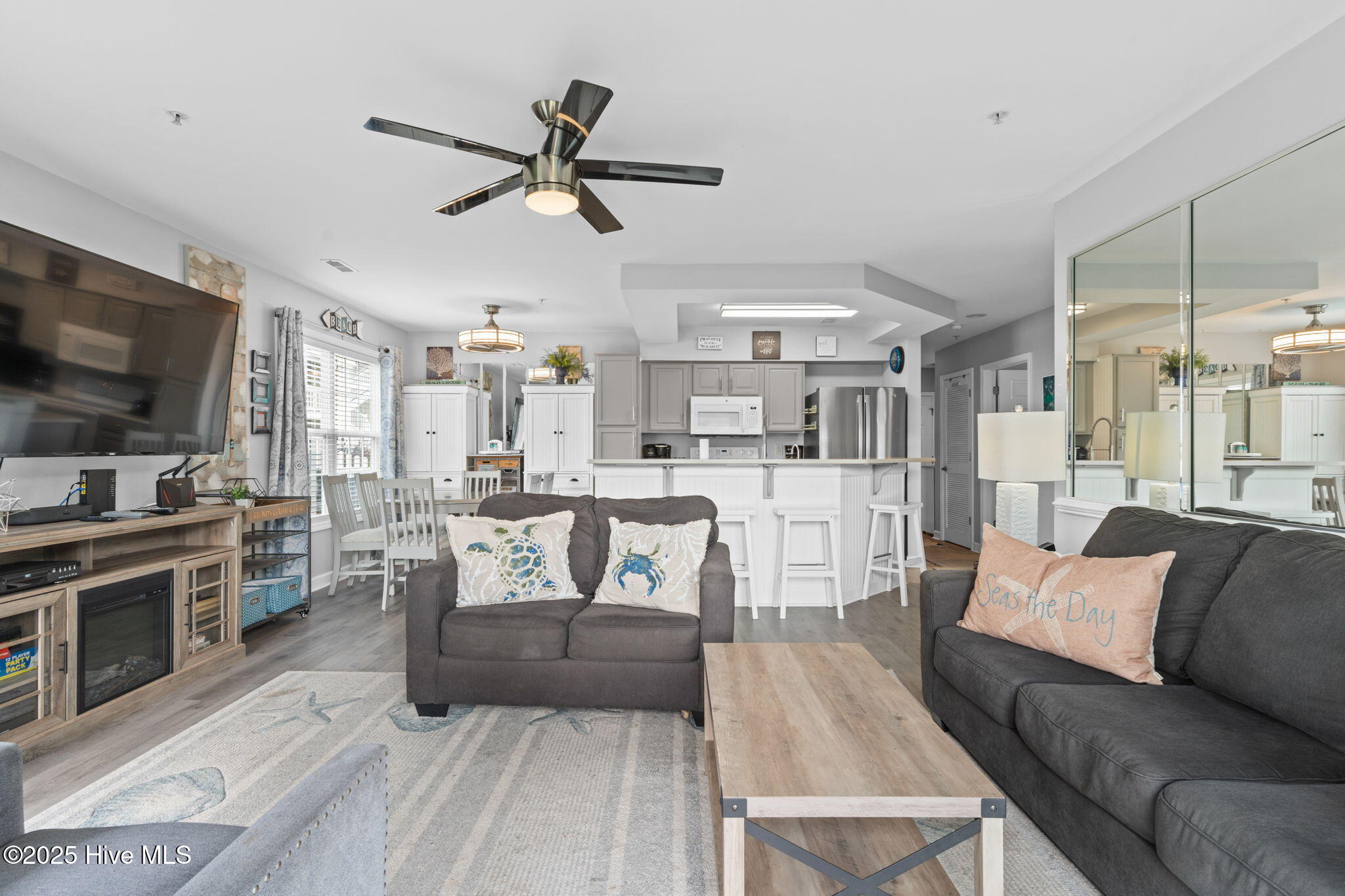 100538778 | Photo 36