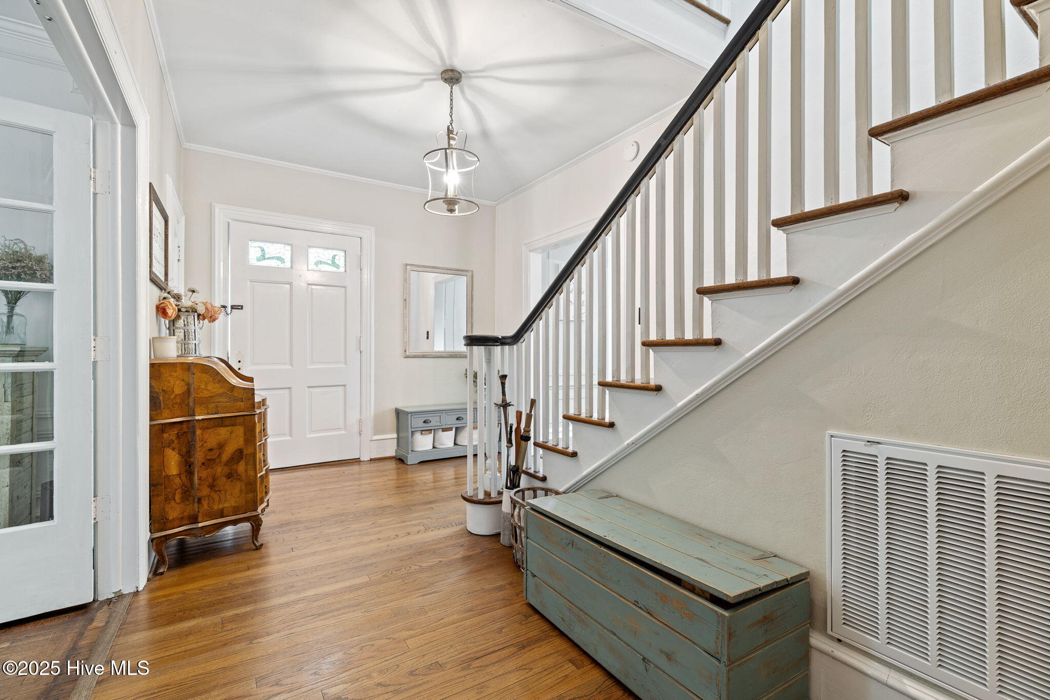 100533679 | Photo 12