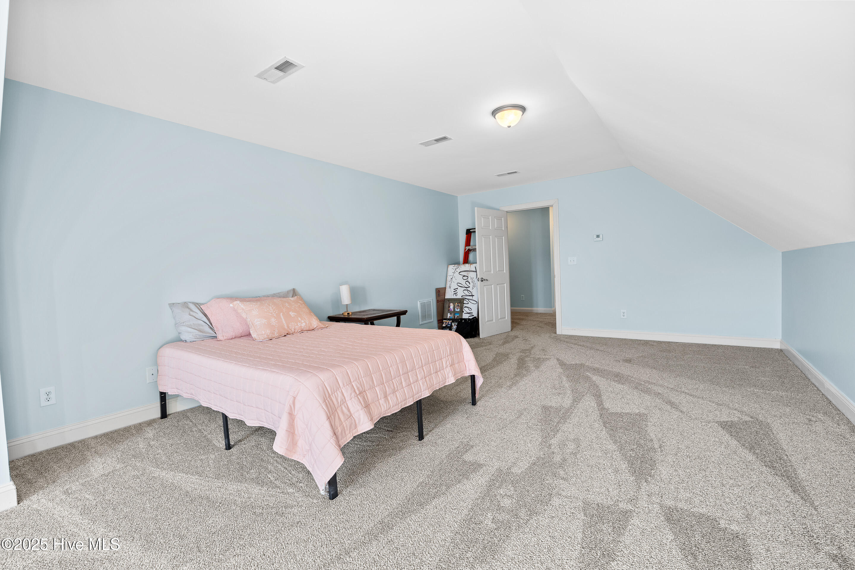 100547158 | Photo 32