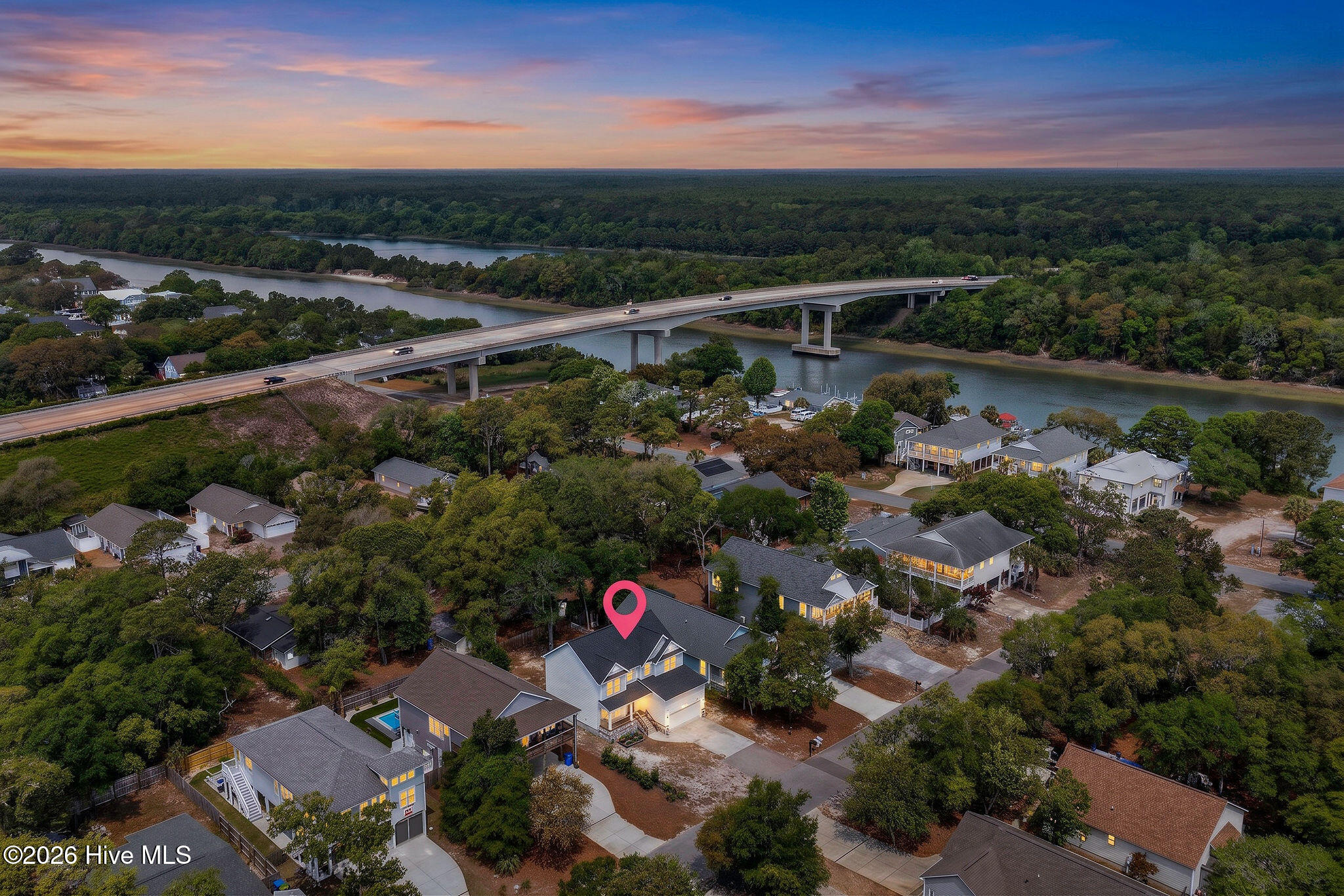 100570587 | Photo 47