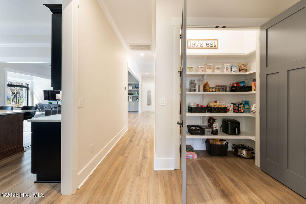 100558848 | Photo 21