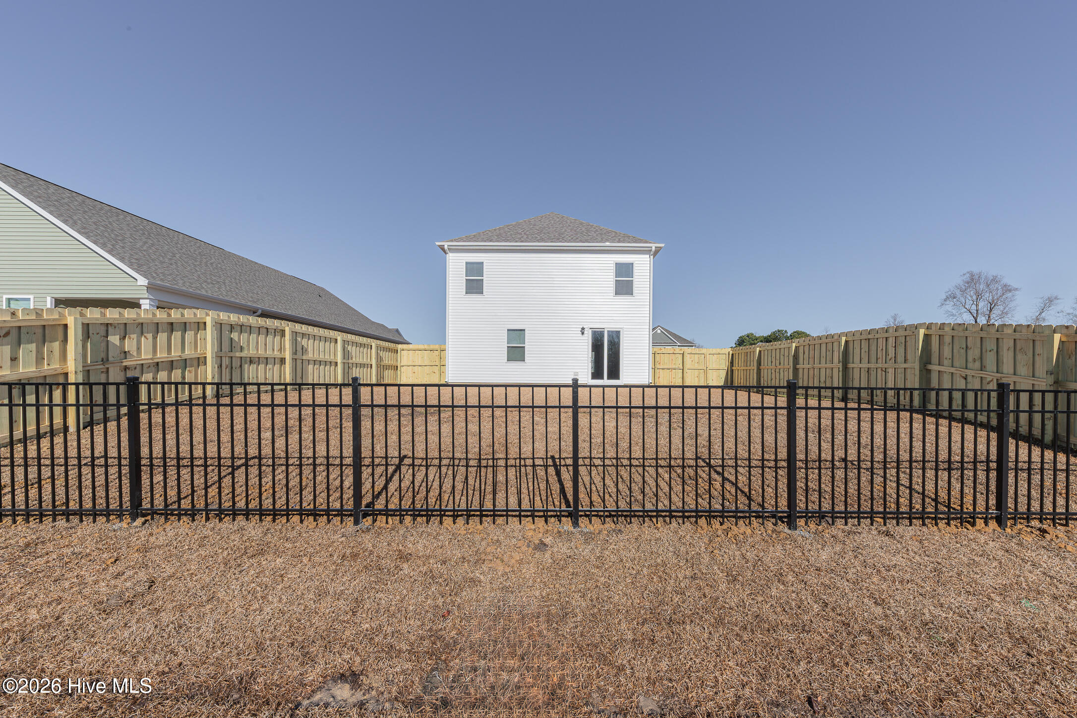 100547064 | Photo 43