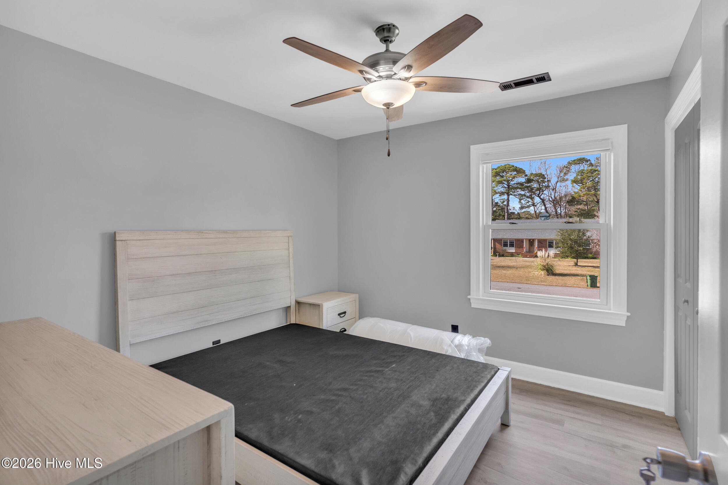 100548646 | Photo 29