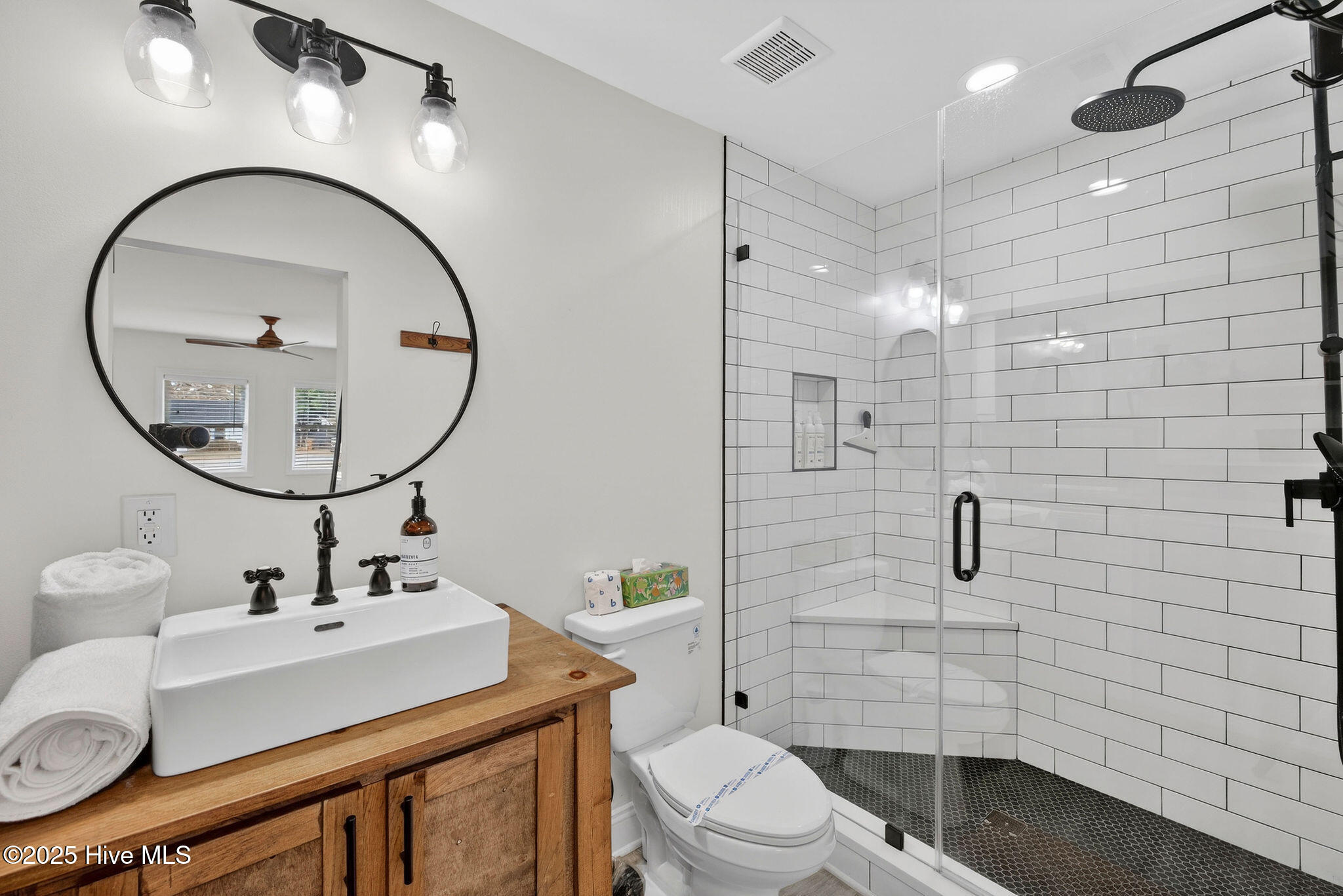 100544240 | Photo 19