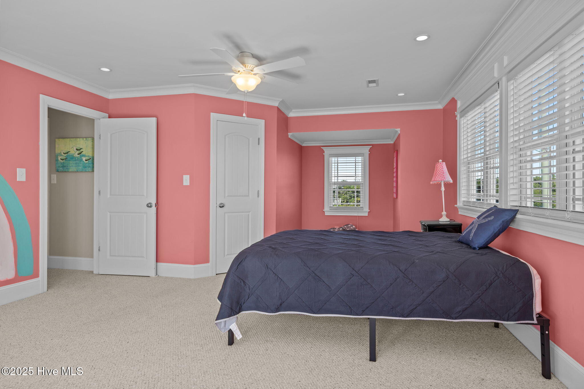 100537842 | Photo 18