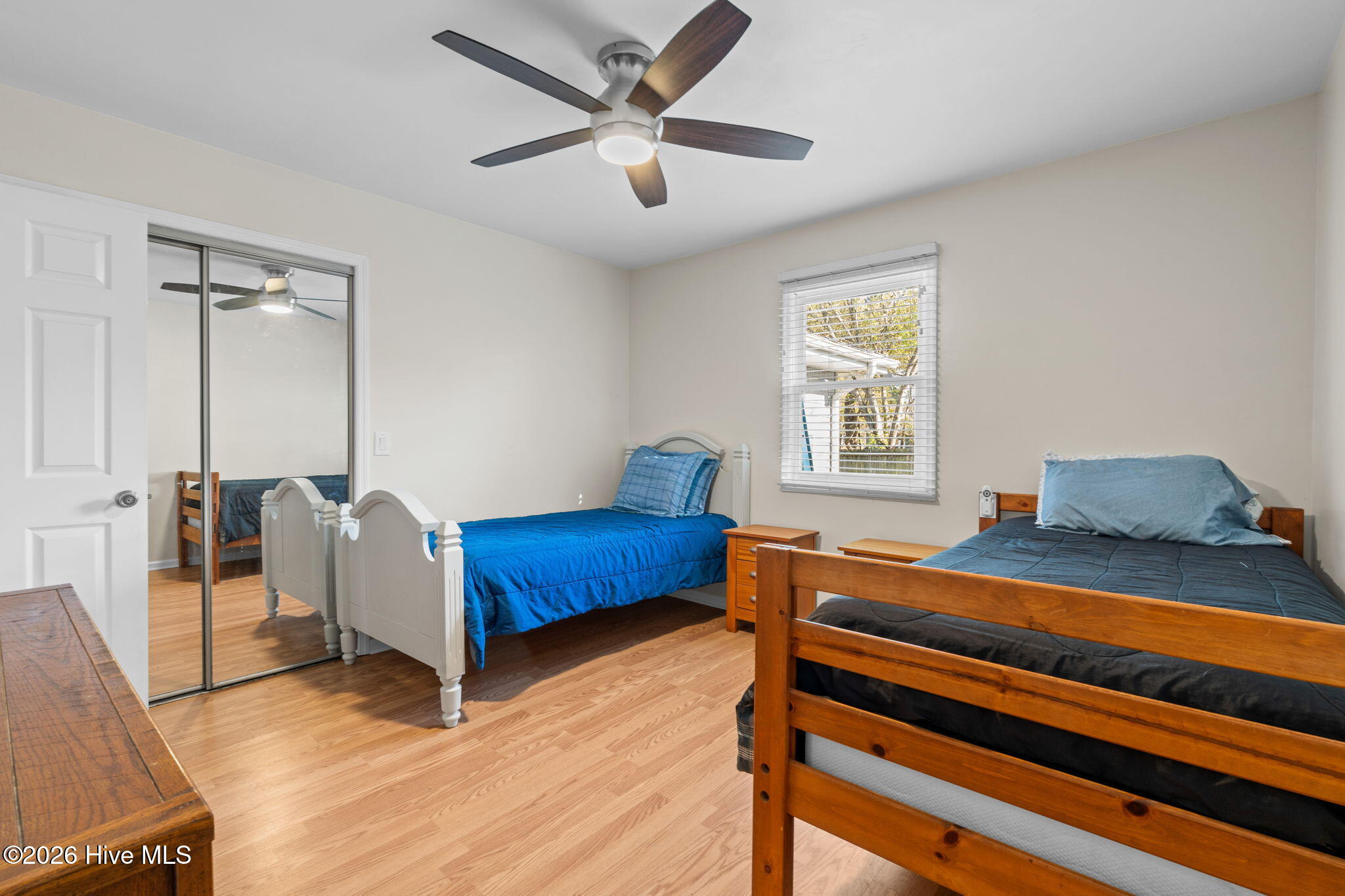 100562881 | Photo 21