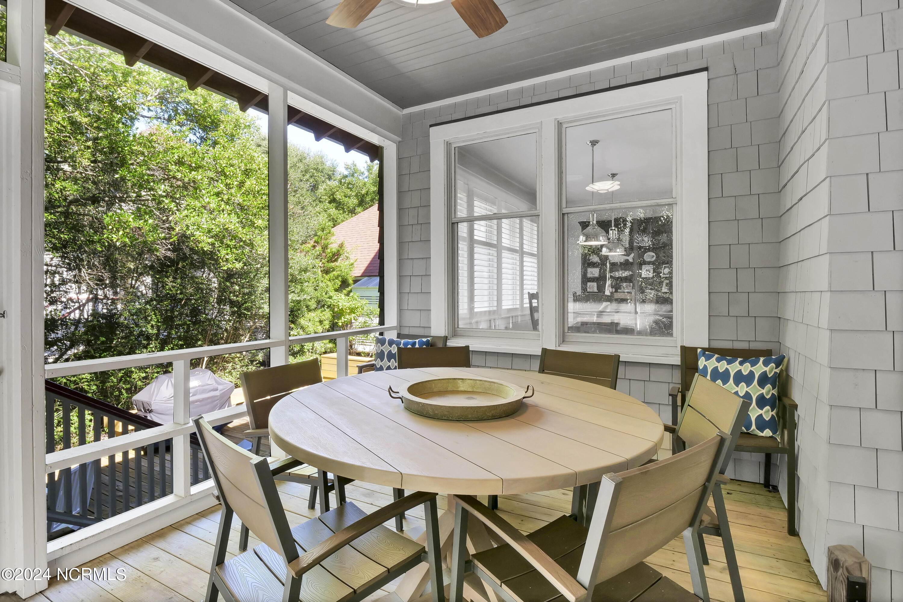 100468898 | Photo 44