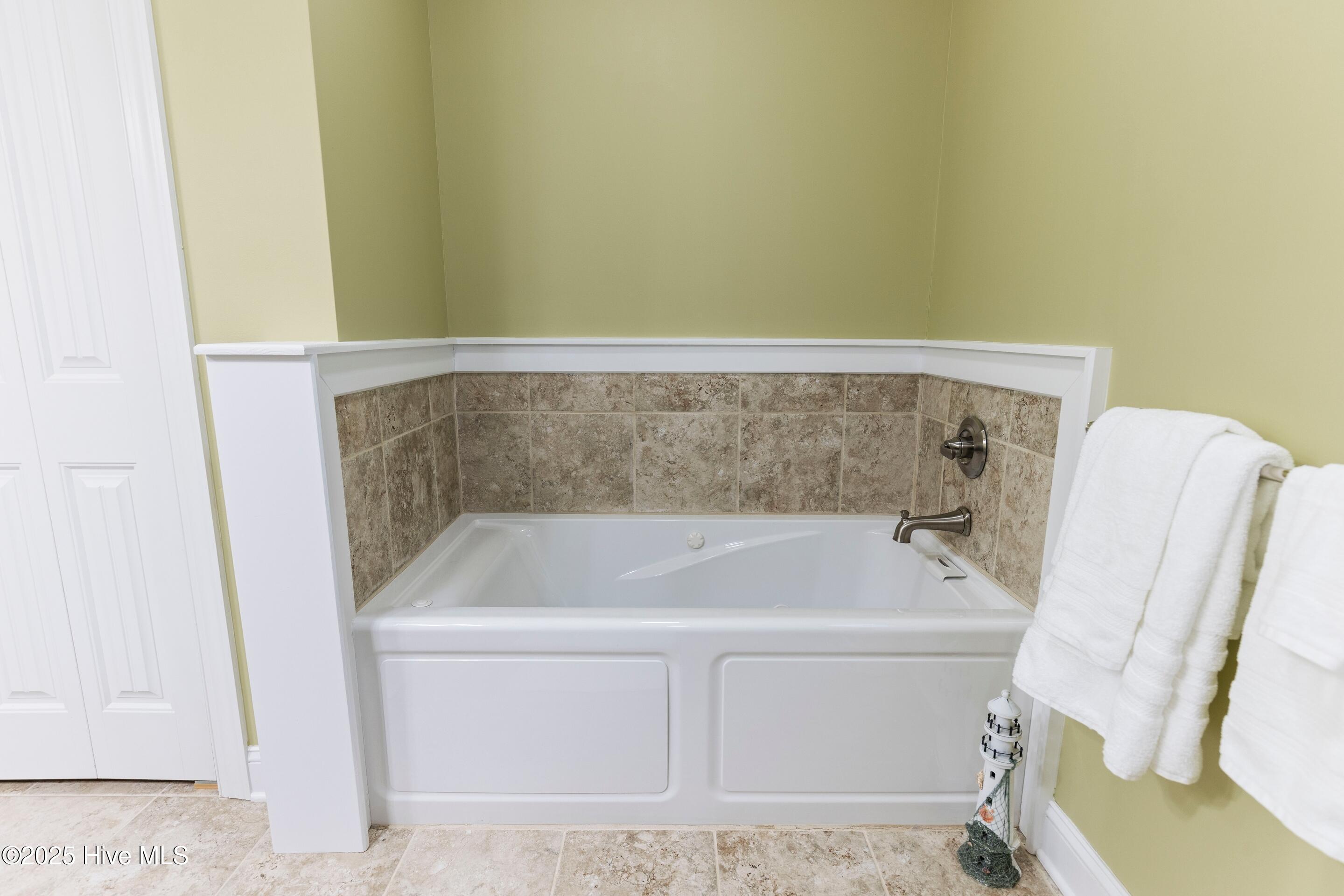 100526521 | Photo 29