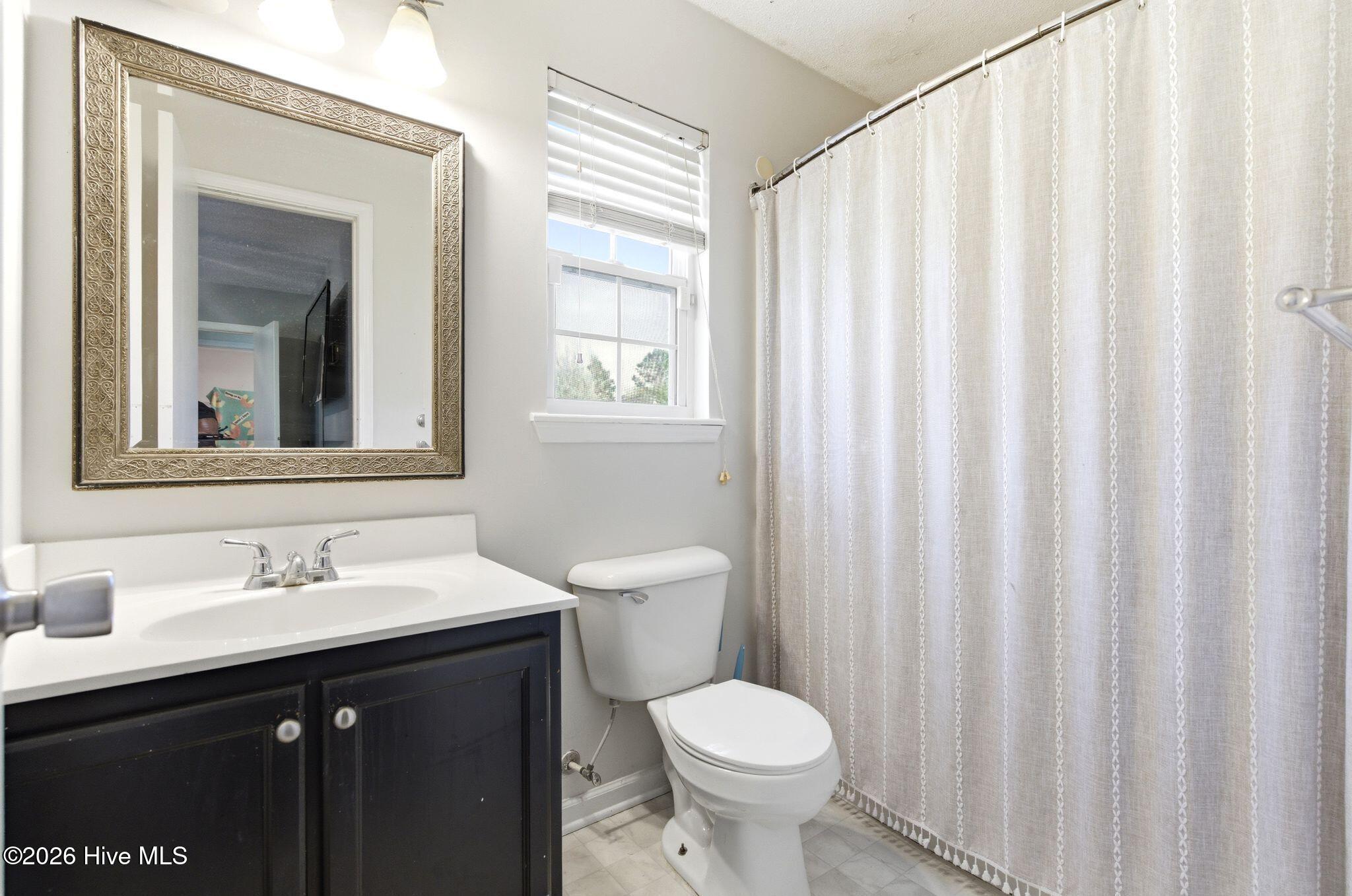 100561661 | Photo 22