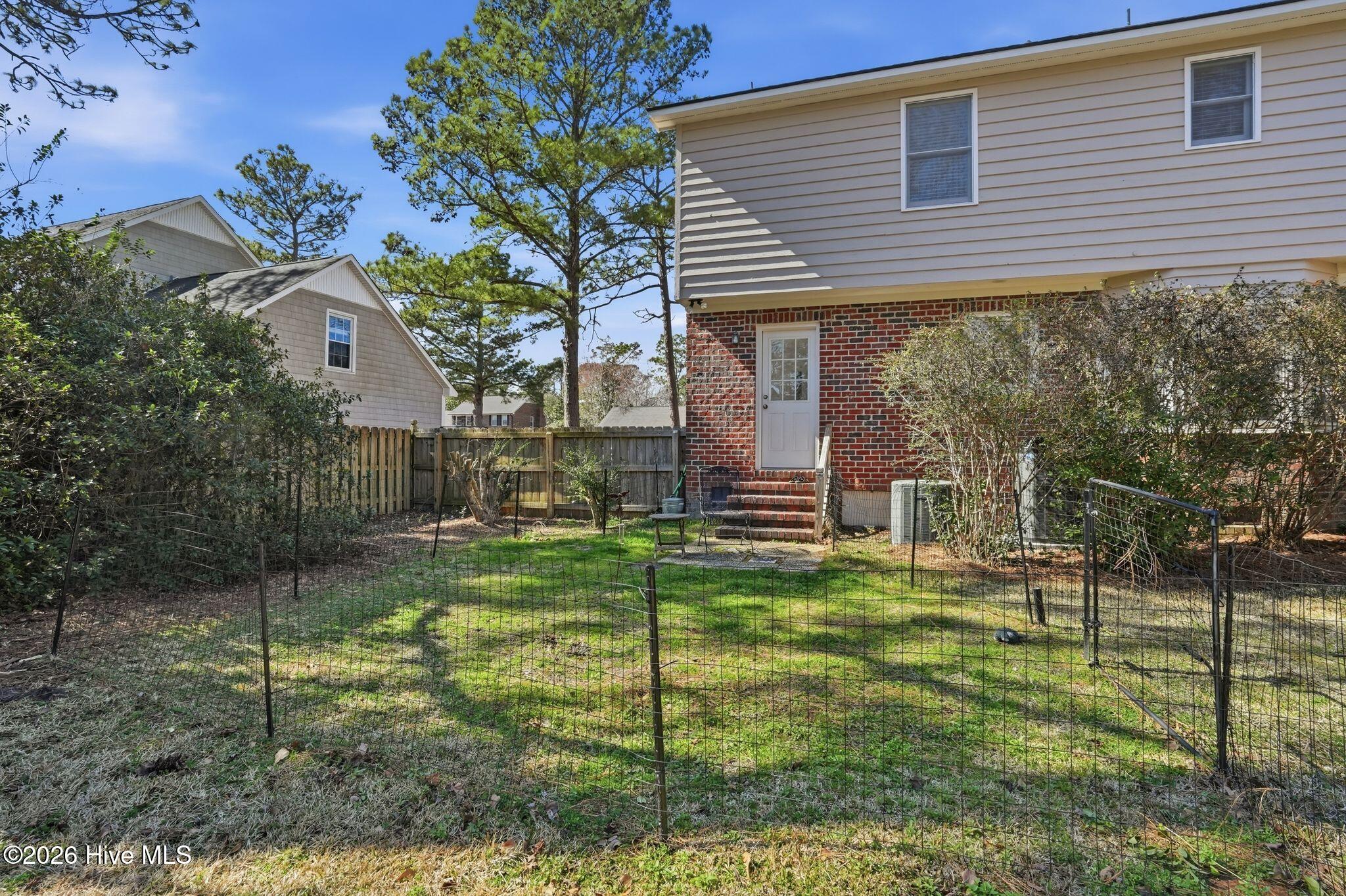 100556511 | Photo 64