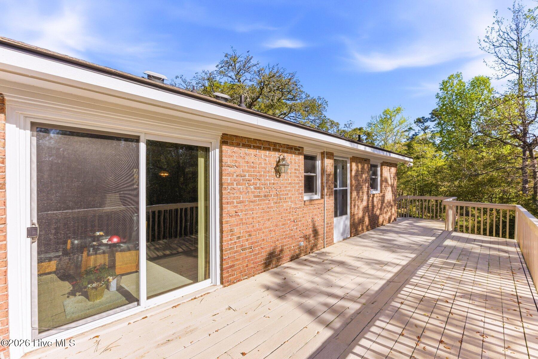 100564189 | Photo 12