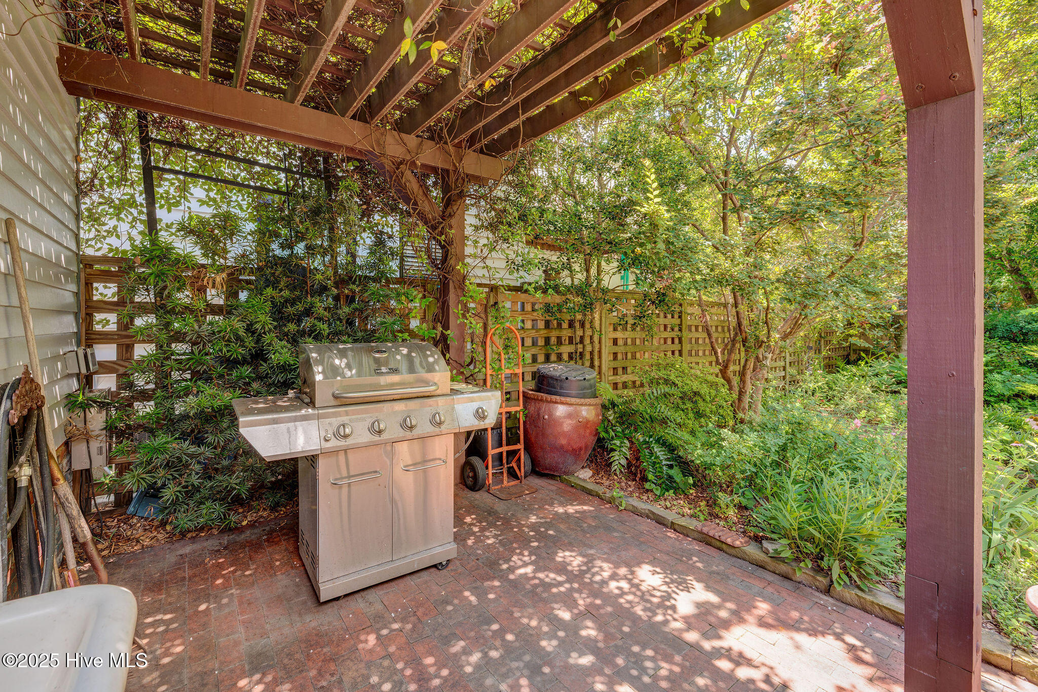 100515844 | Photo 45