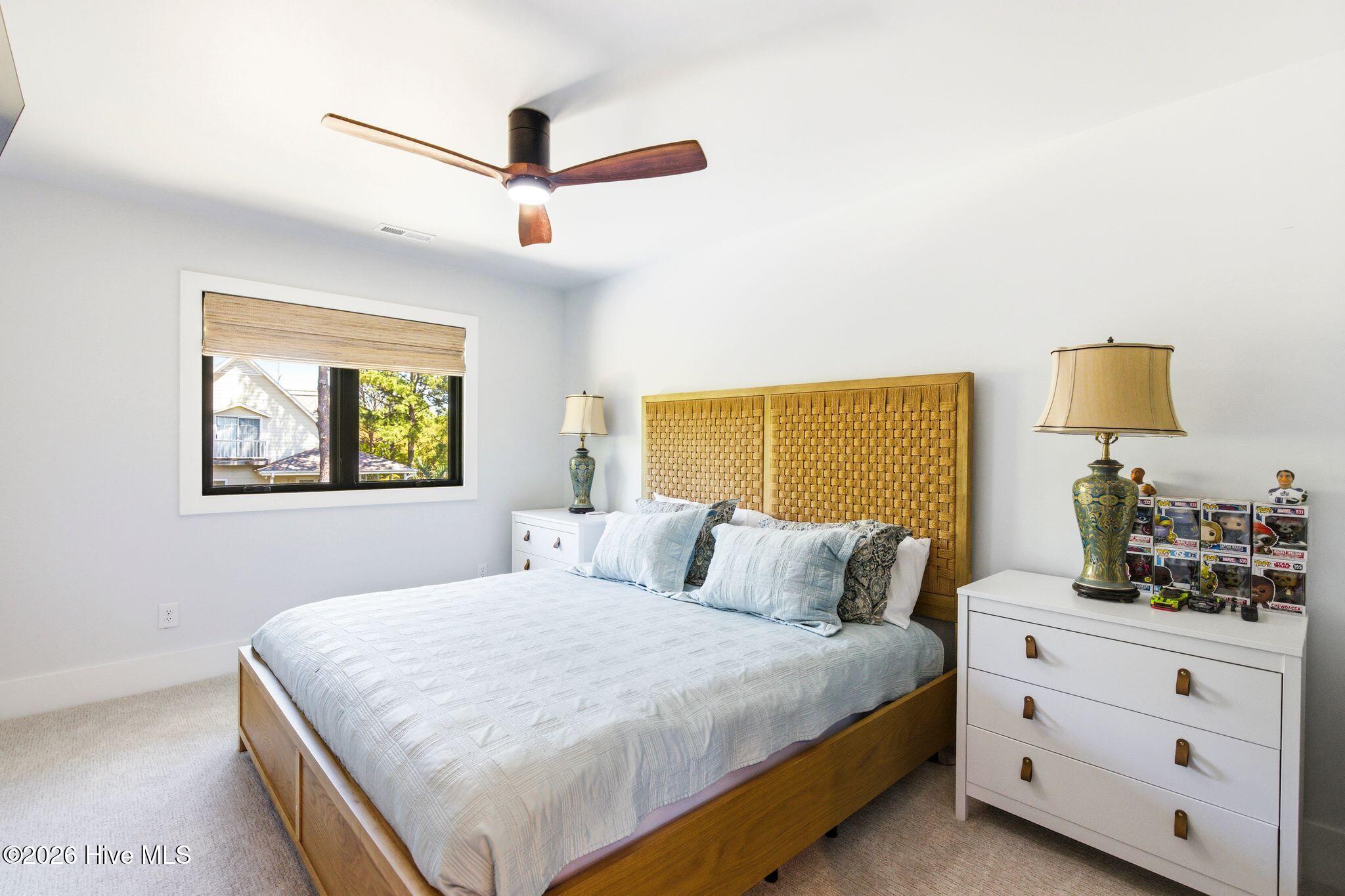 100568012 | Photo 58