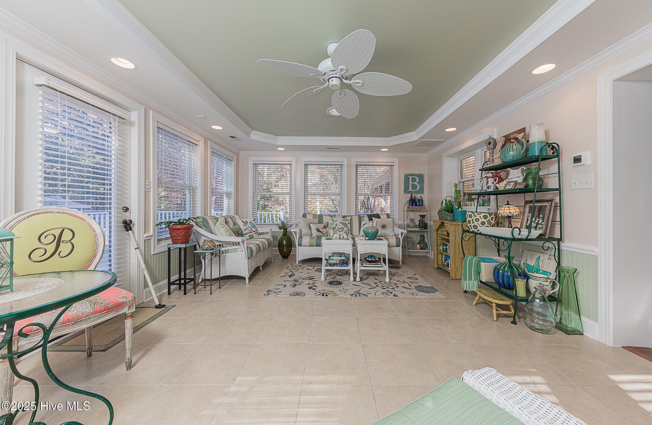 100542740 | Photo 19