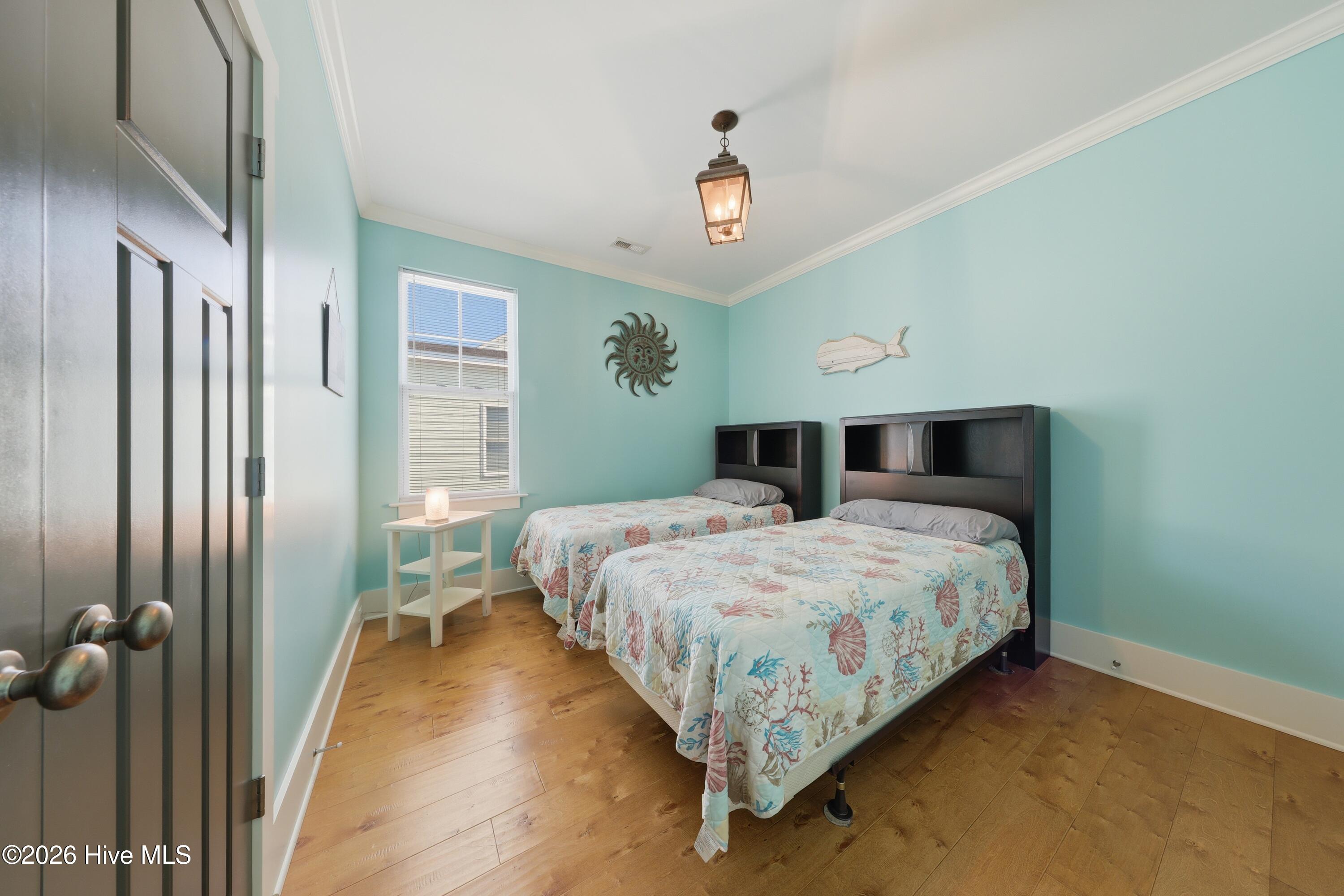 100564294 | Photo 42