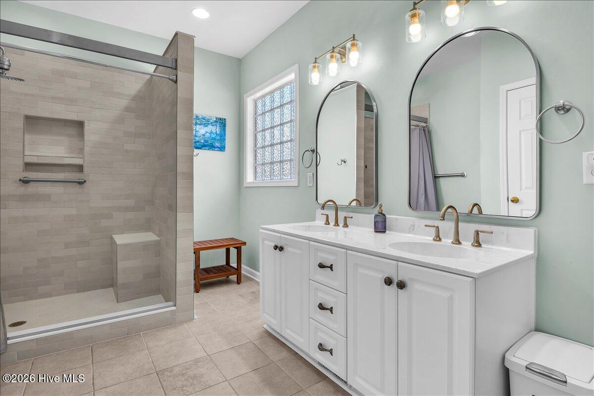 100566534 | Photo 28