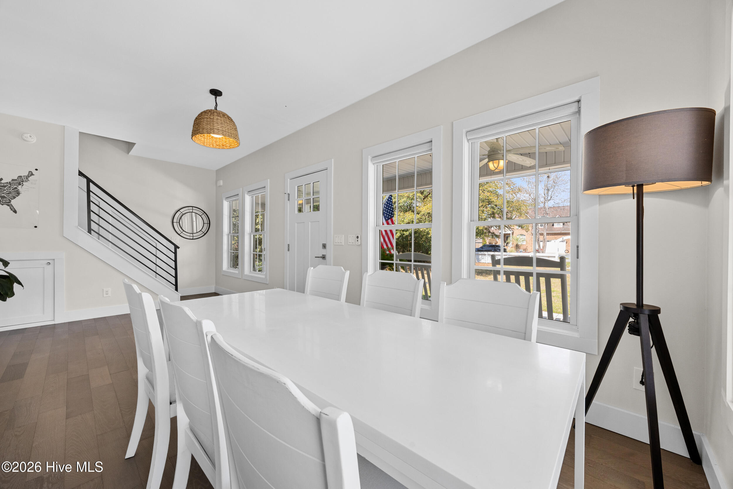 100562849 | Photo 16