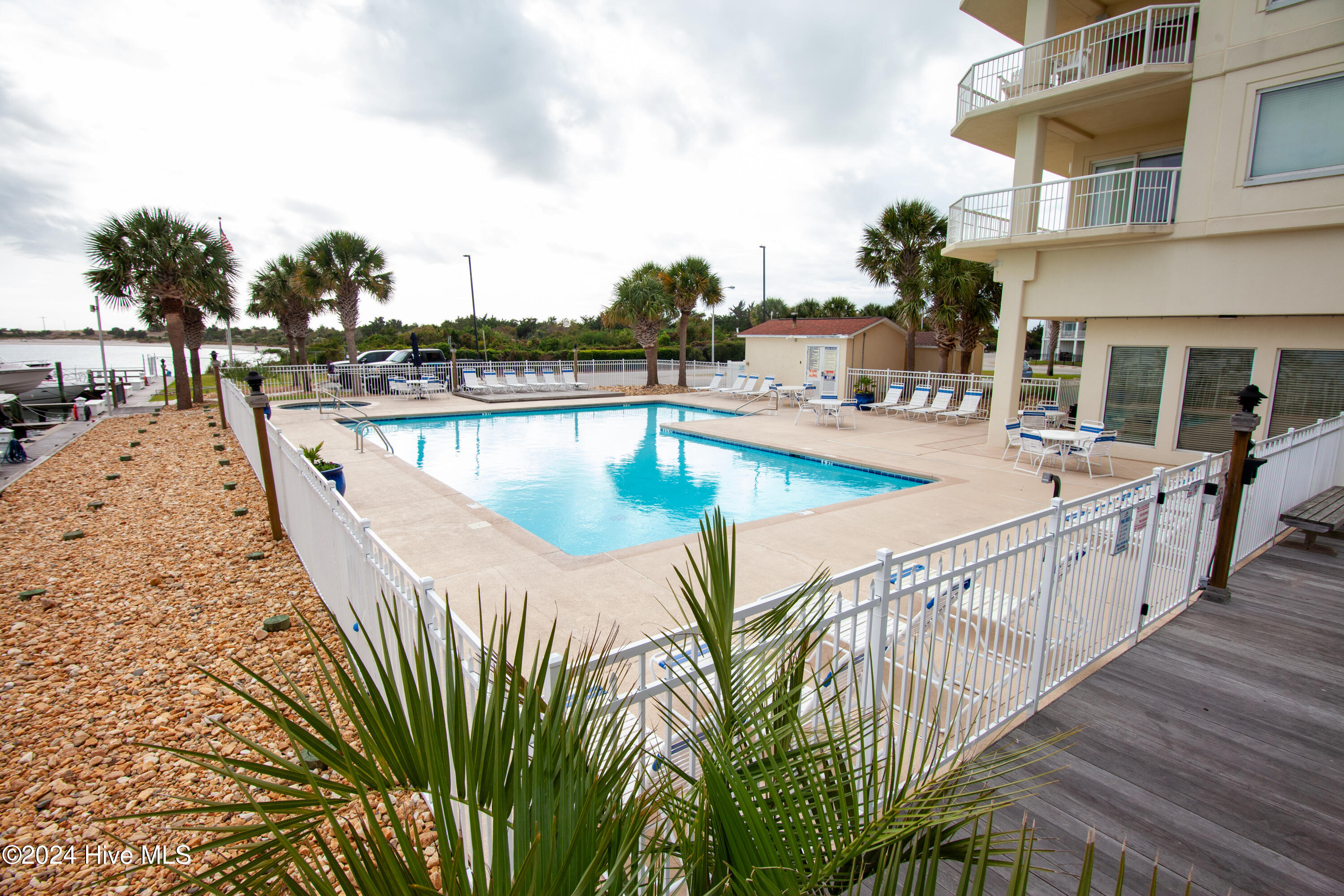 100 Olde Towne Yacht Club 