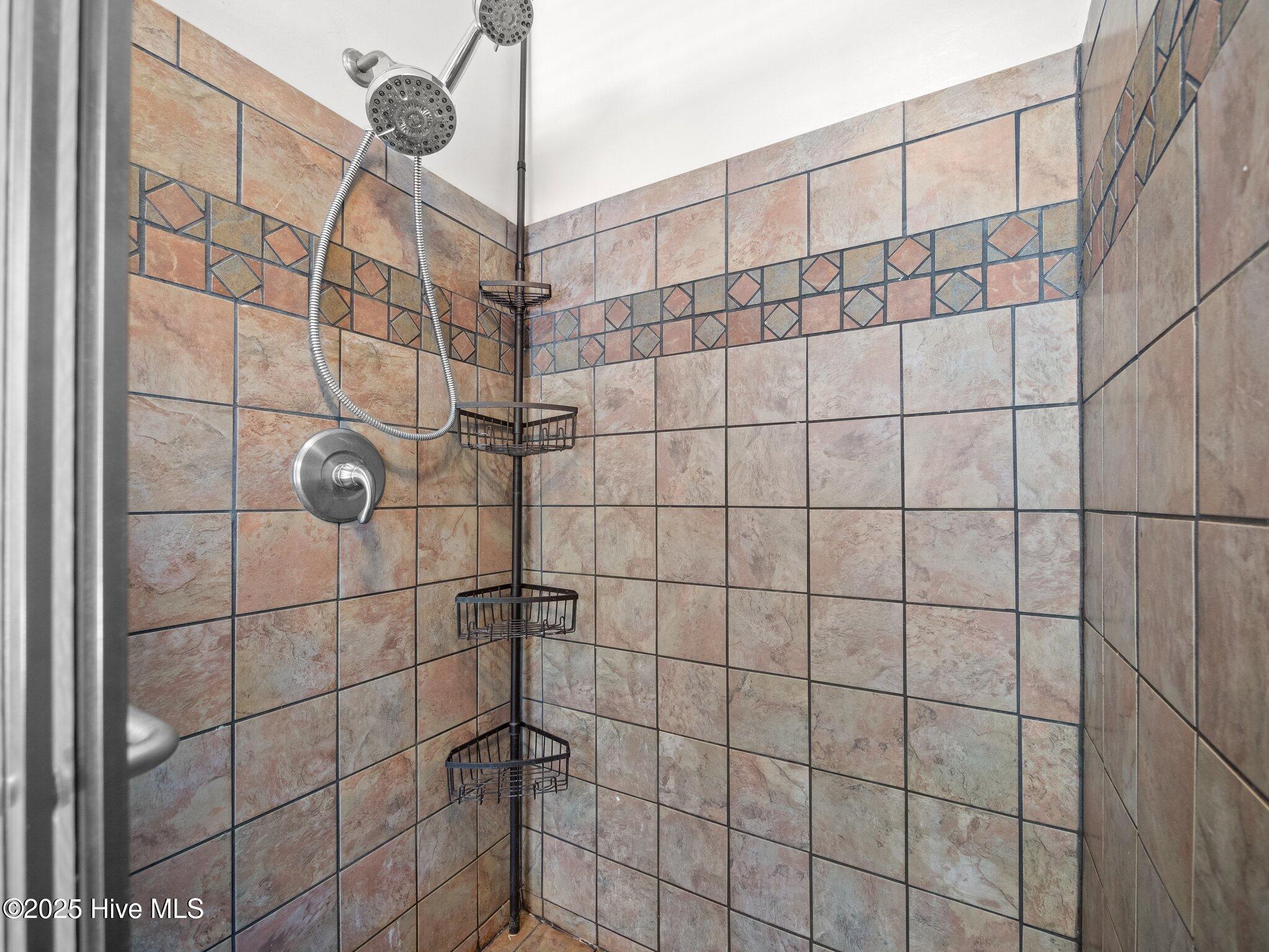 100569850 | Photo 49