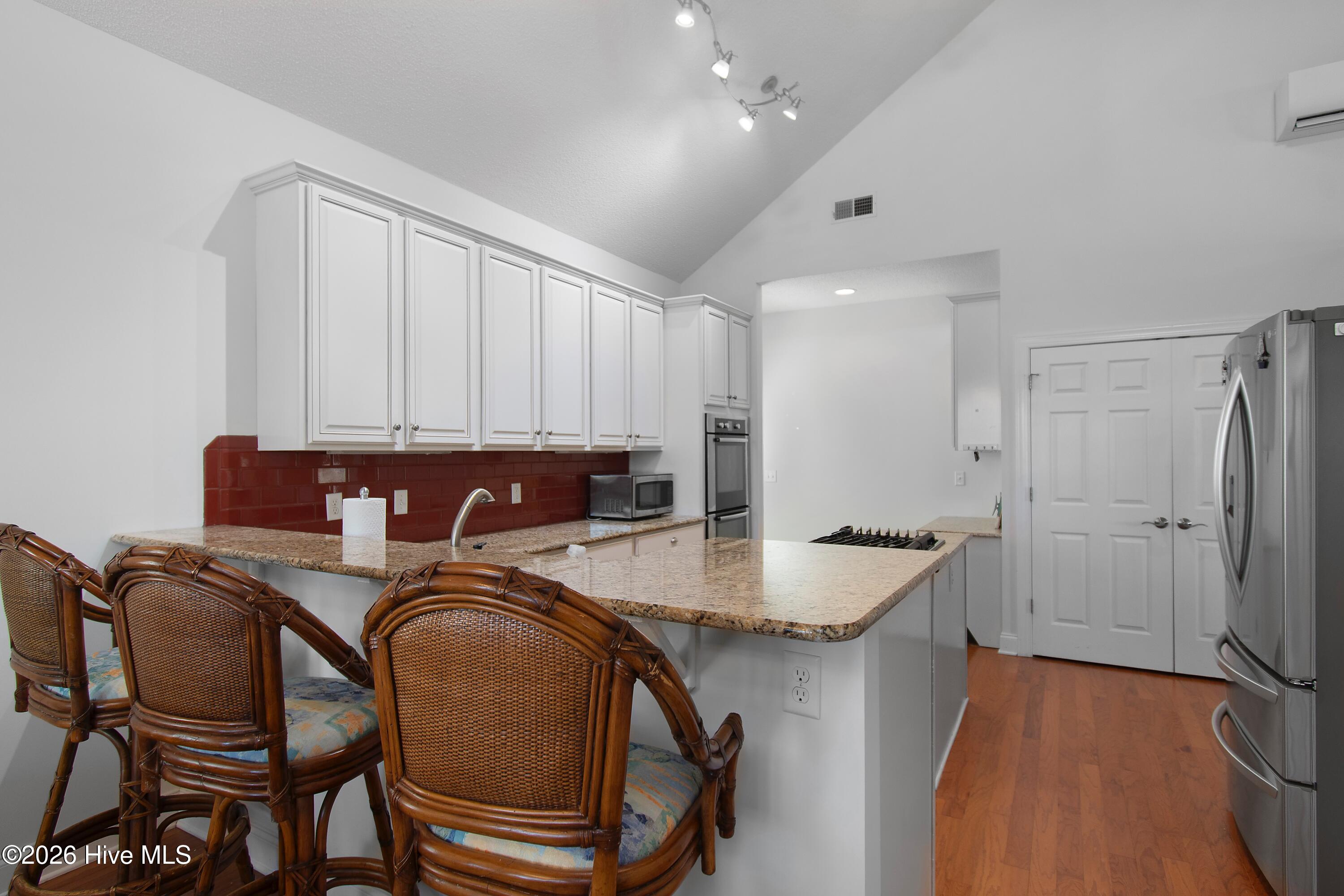 100552486 | Photo 22