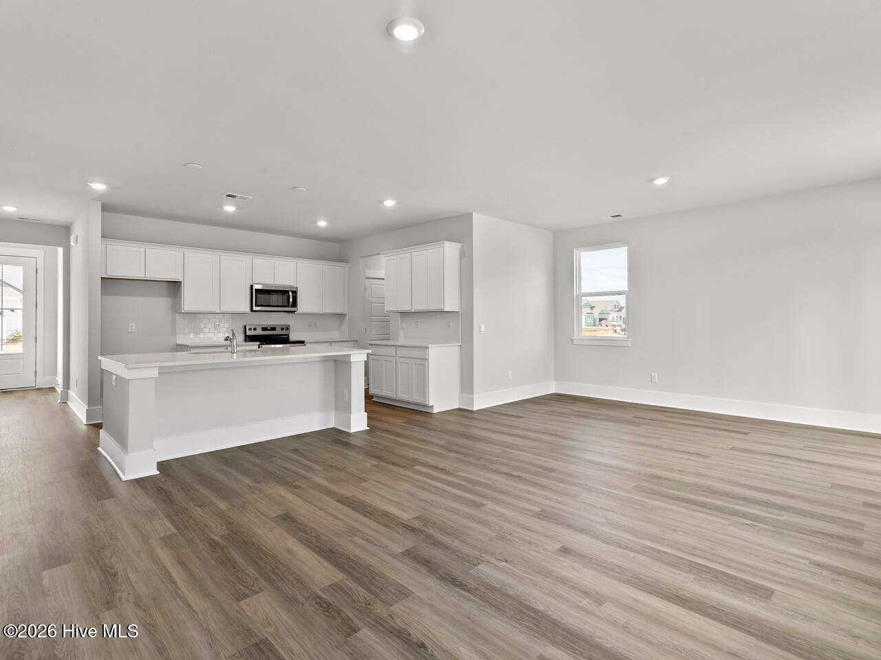 100535812 | Photo 13