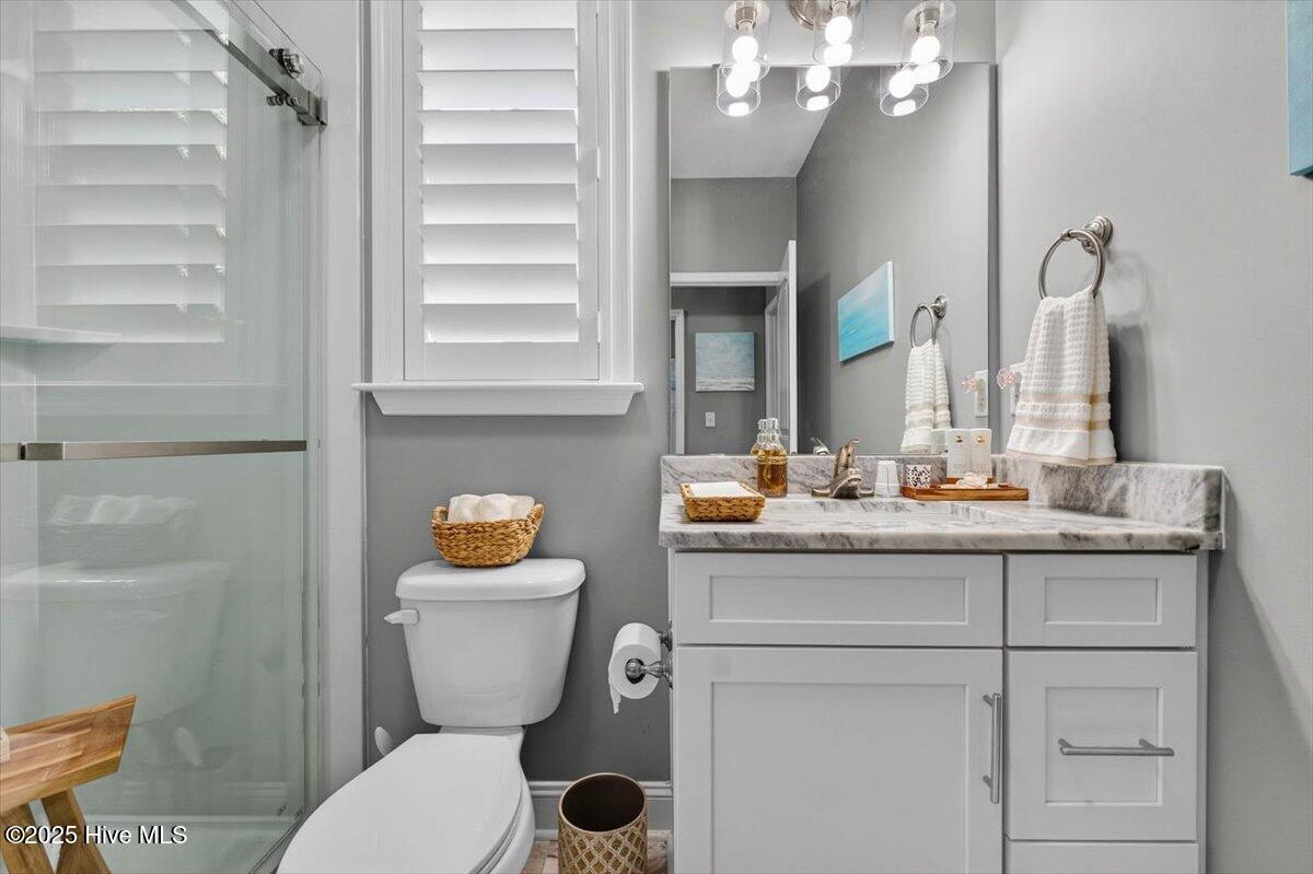 100533922 | Photo 27