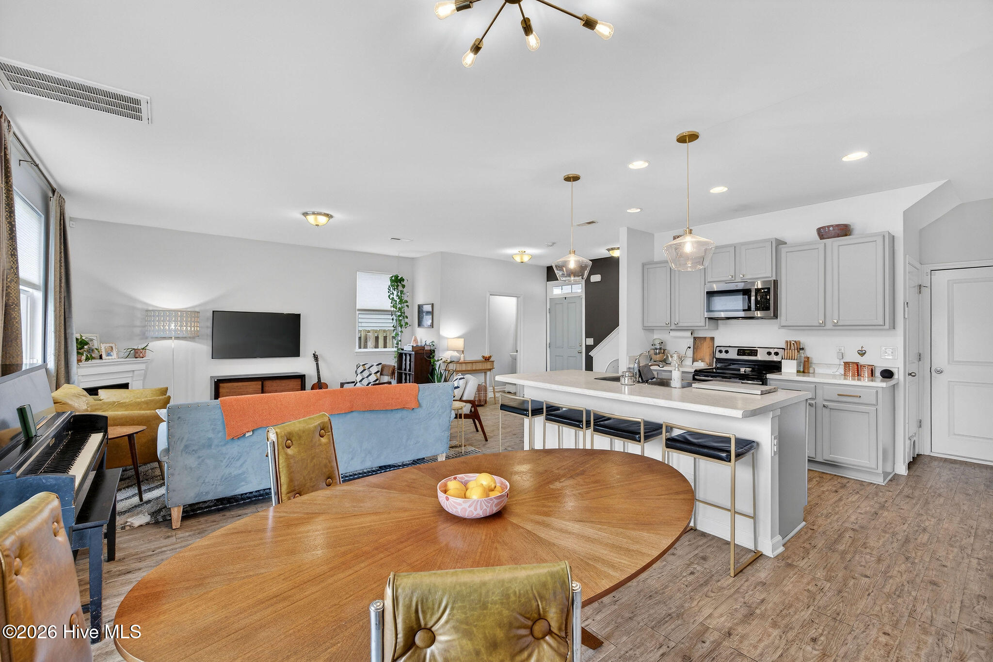 100562313 | Photo 22