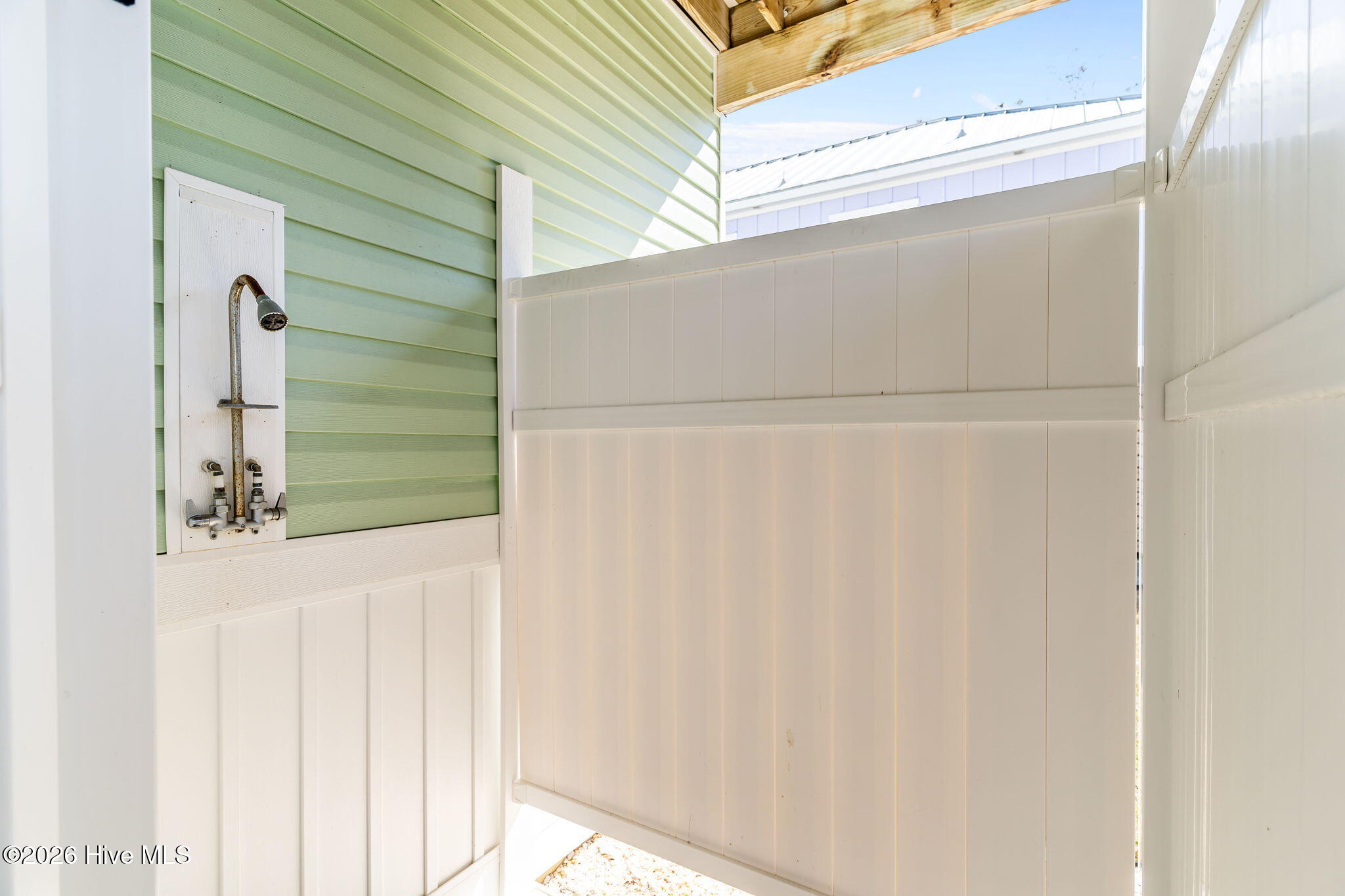 100562784 | Photo 51