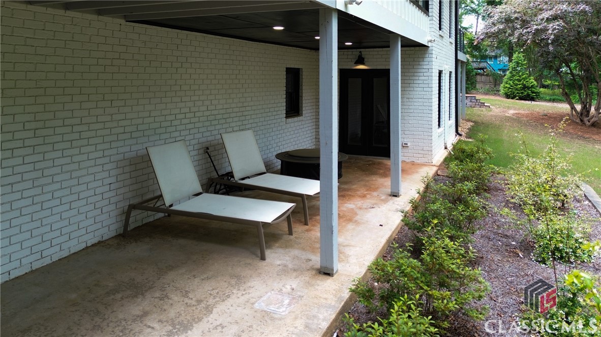 1041 Hollow Creek Way