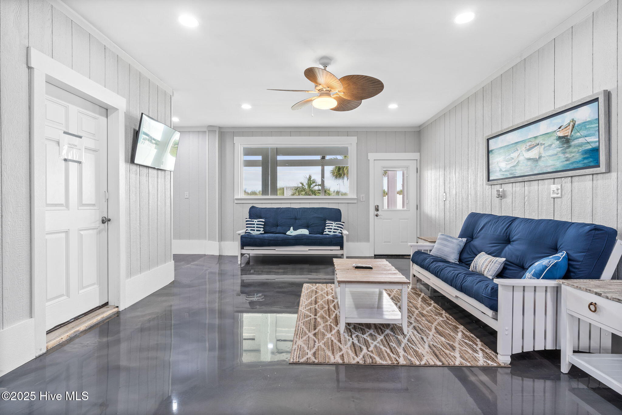 100498196 | Photo 68