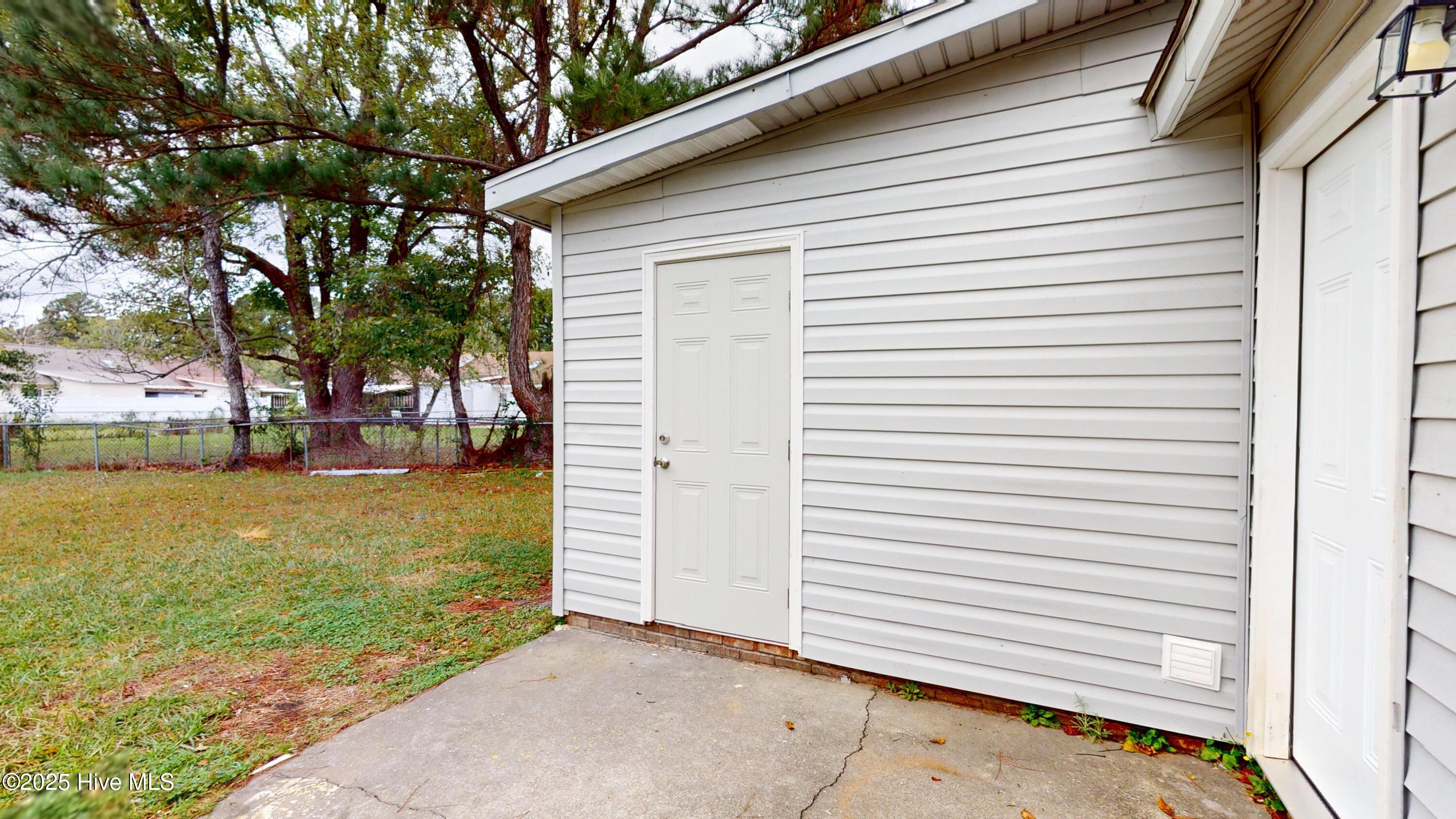 100536322 | Photo 25