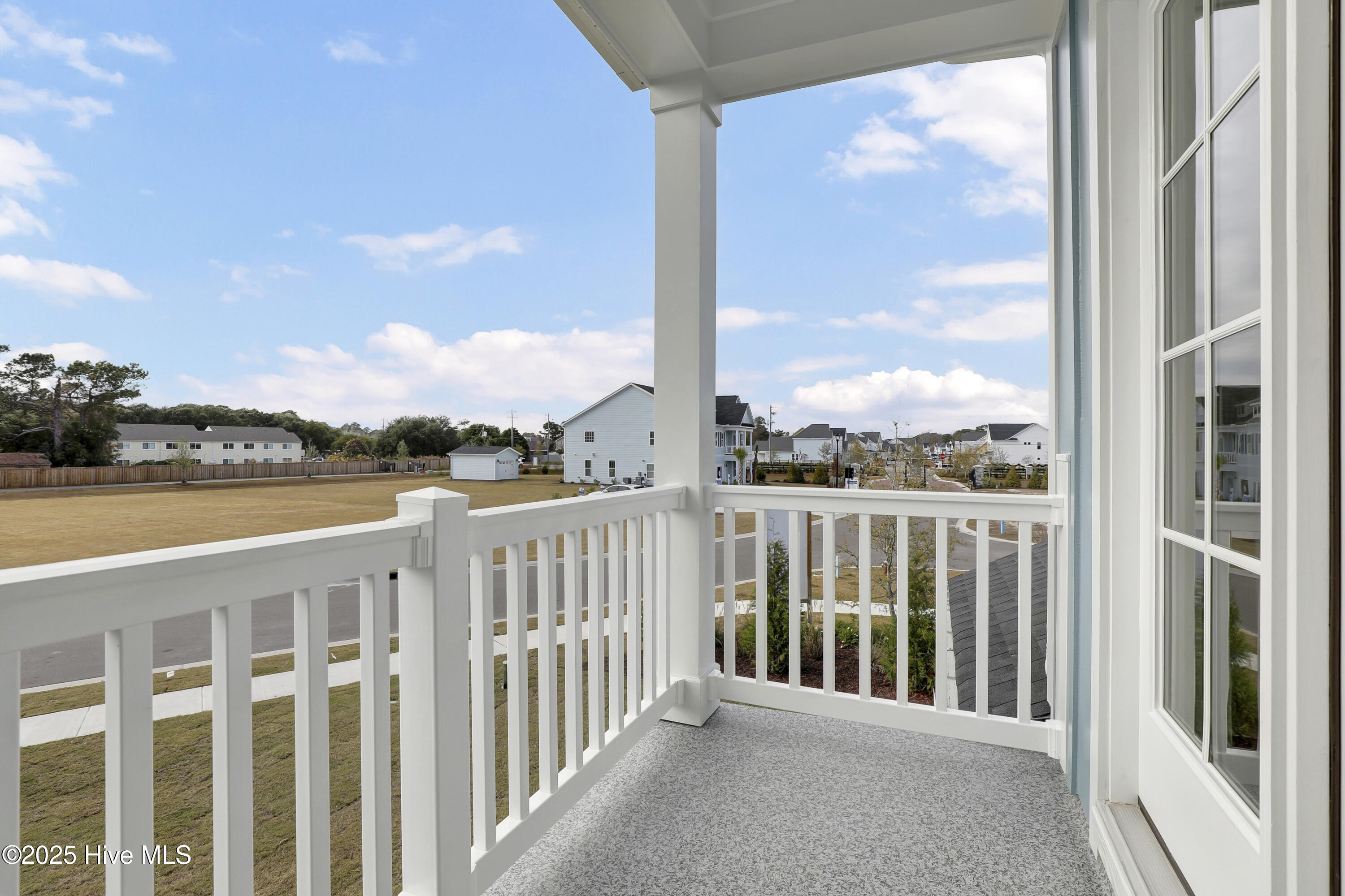 100519172 | Photo 17