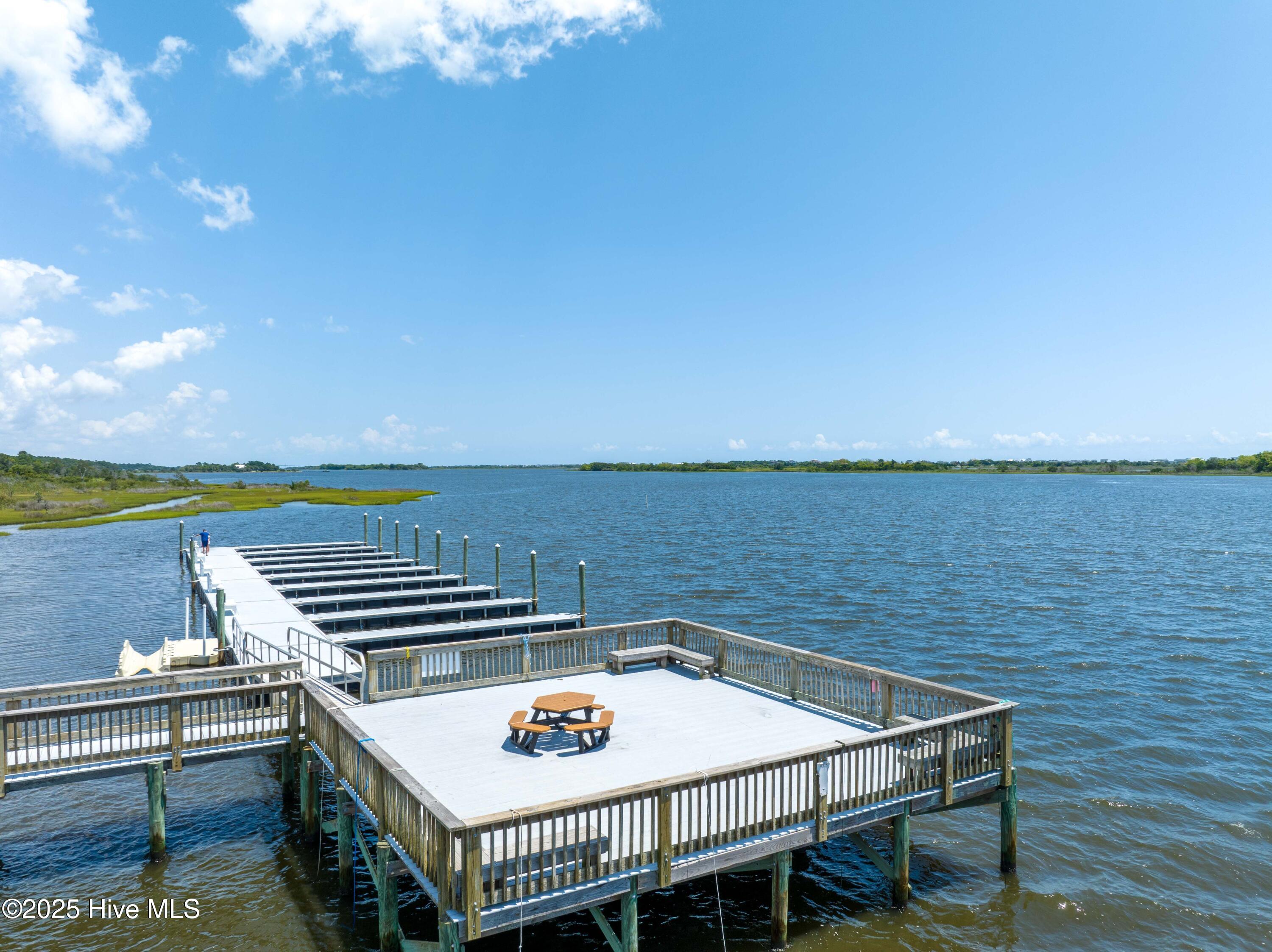 100543712 | Photo 24