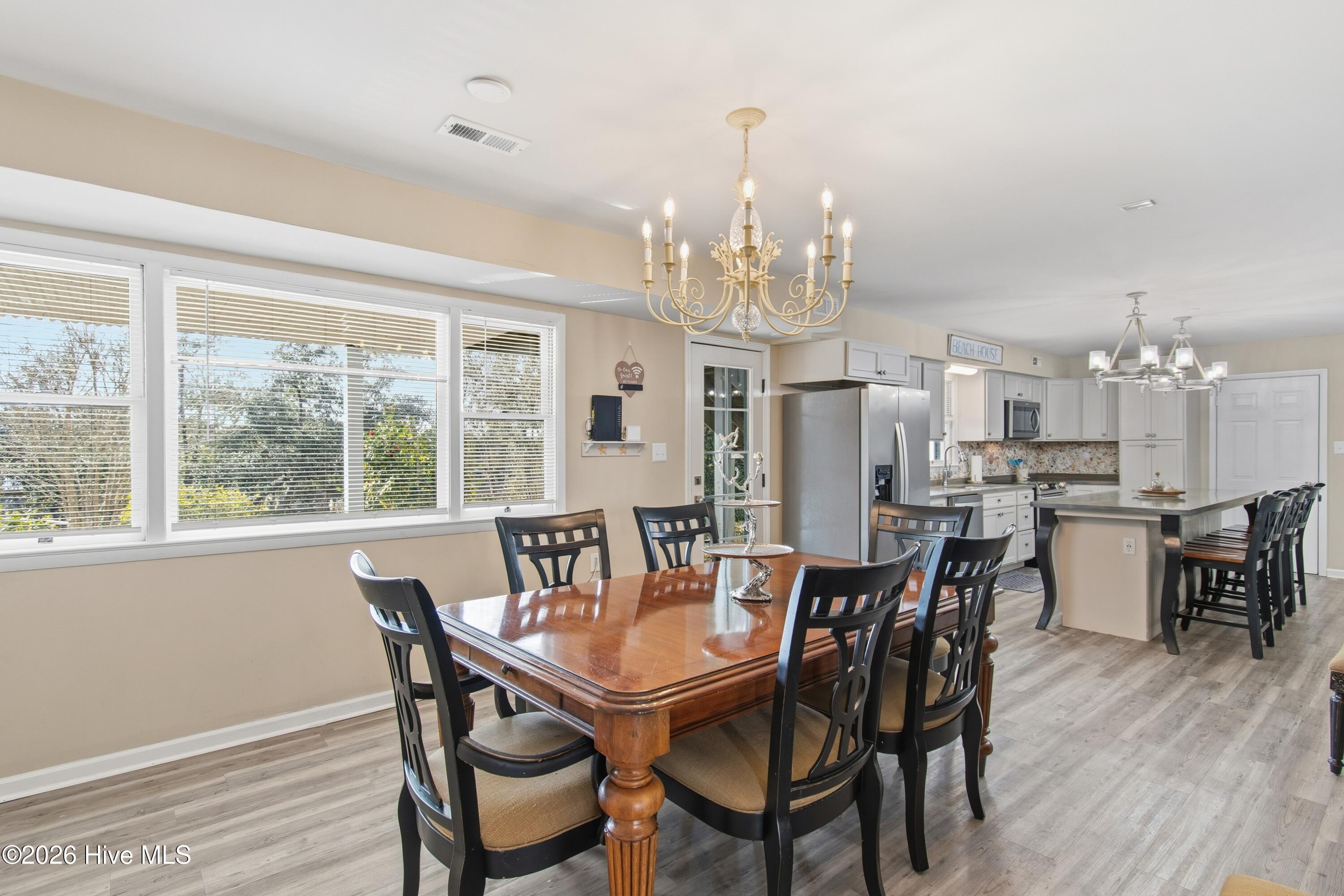 100549205 | Photo 15