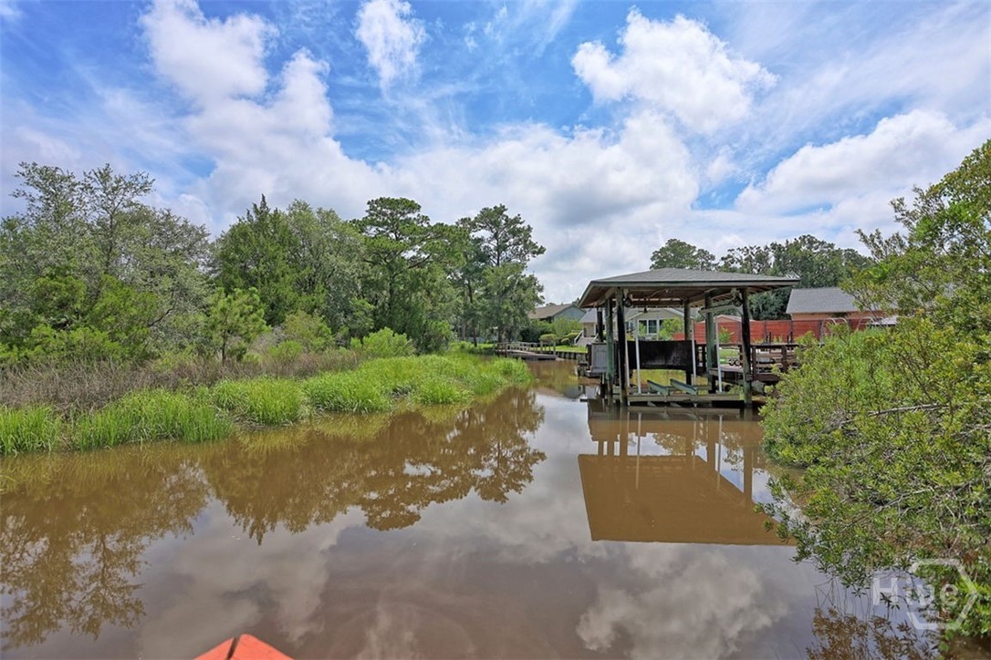 221 Lakeshore Drive