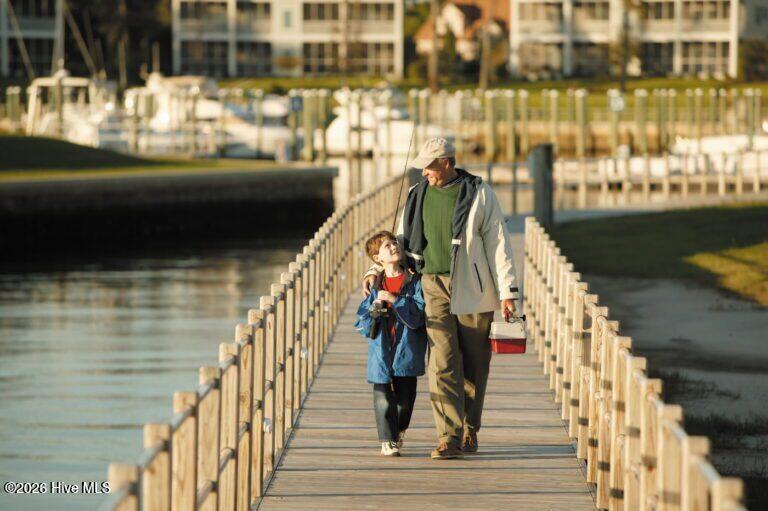 Undisclosed Address, Southport, NC, 28461