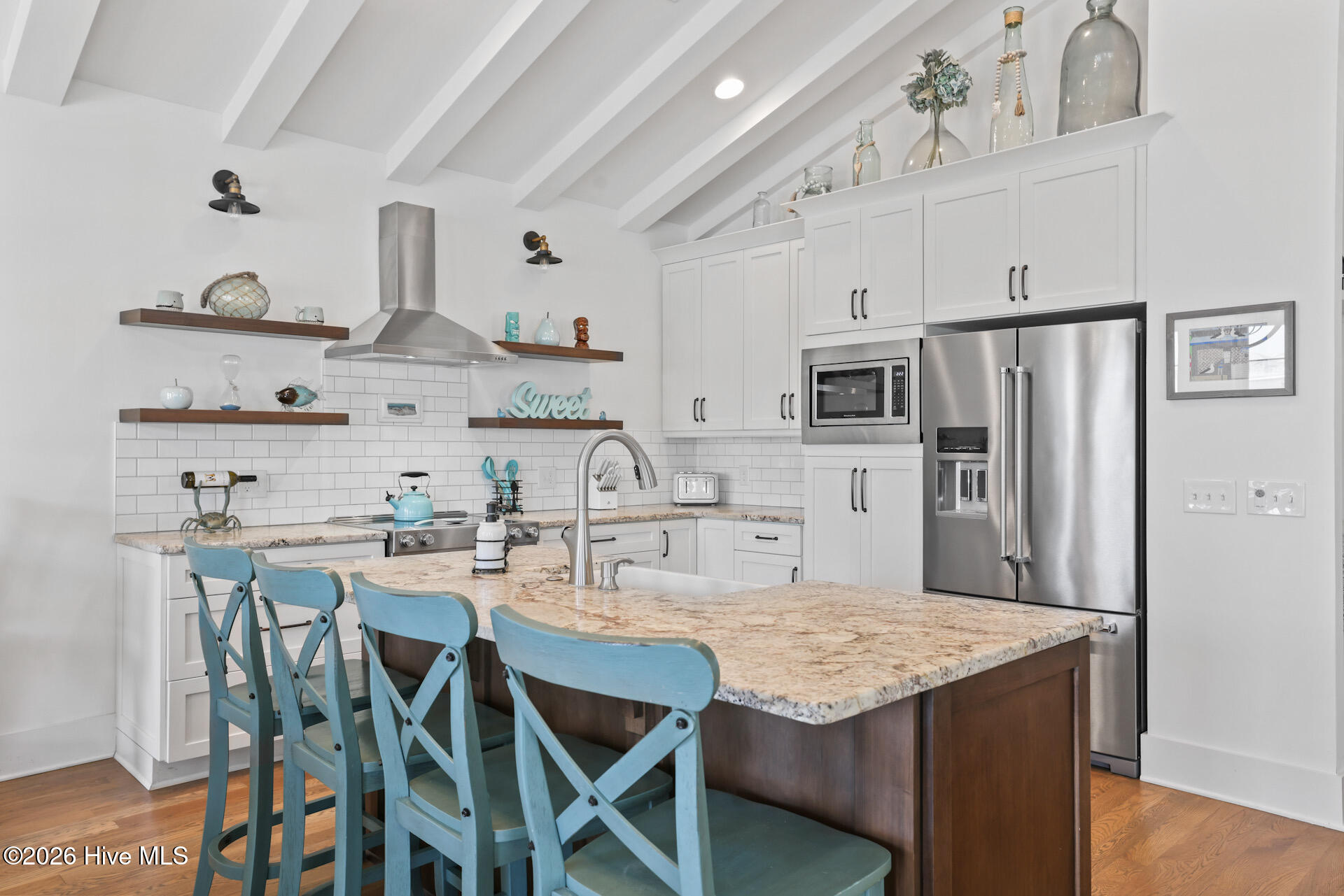 100567174 | Photo 12