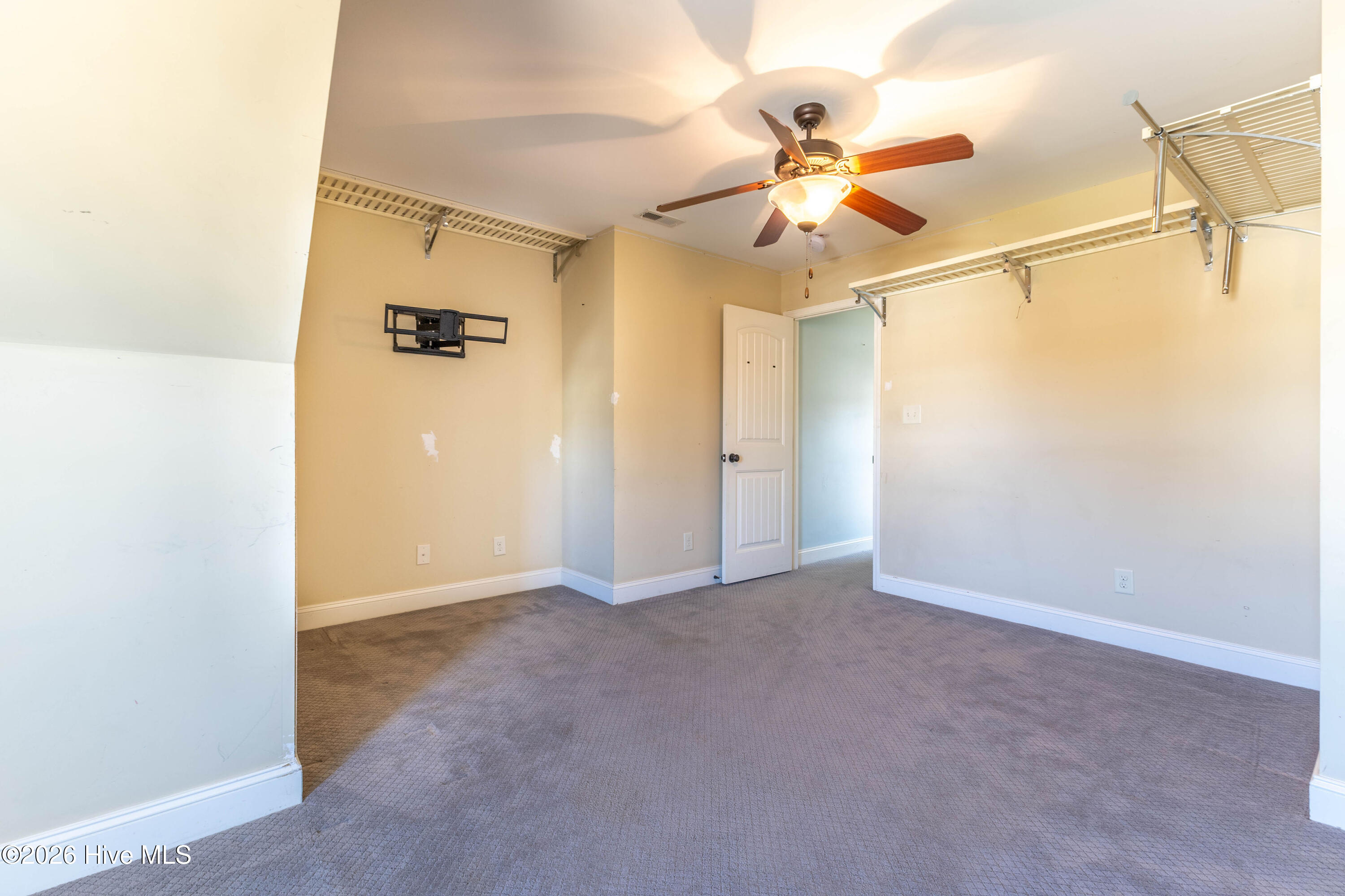 100542008 | Photo 29