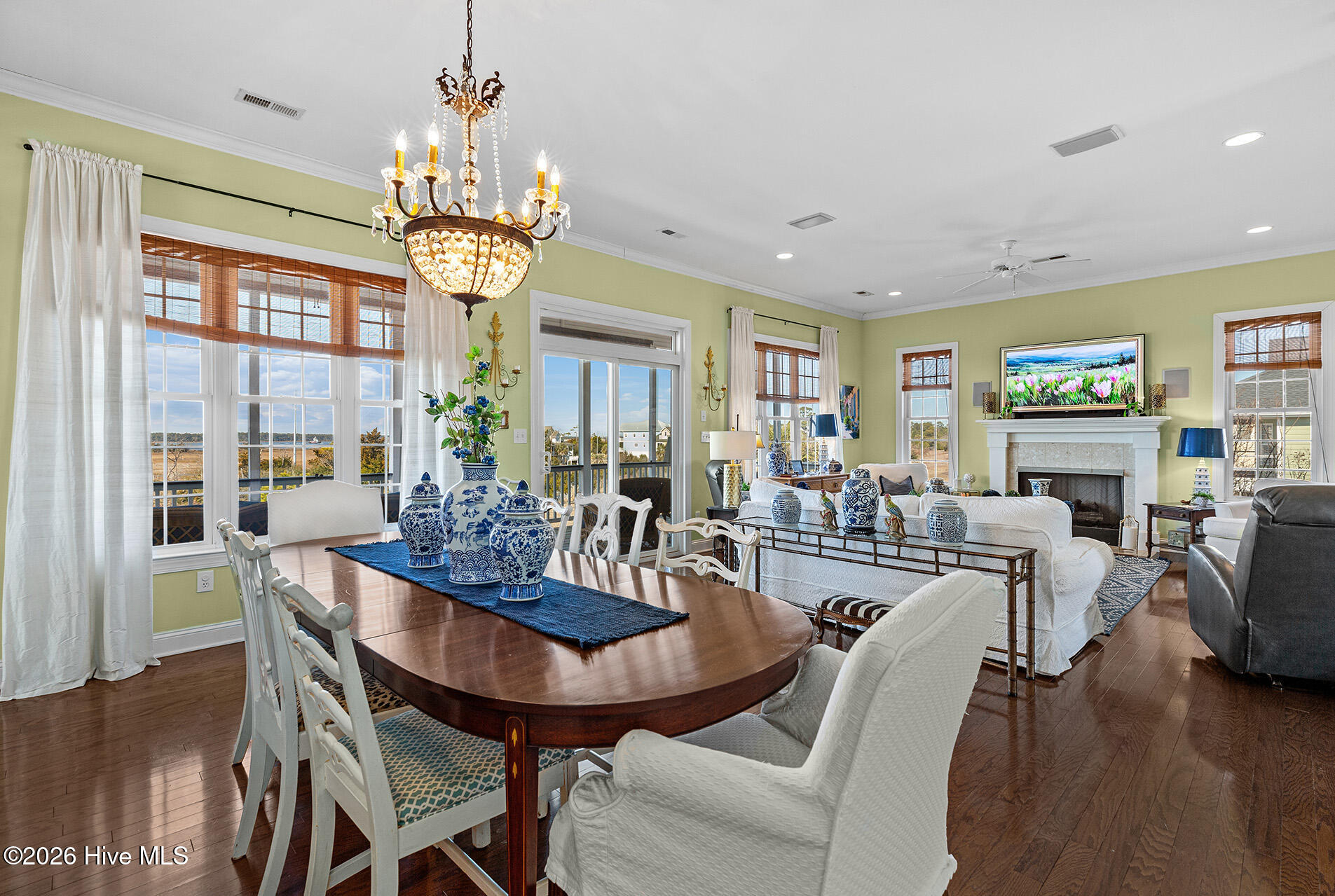 100554340 | Photo 14