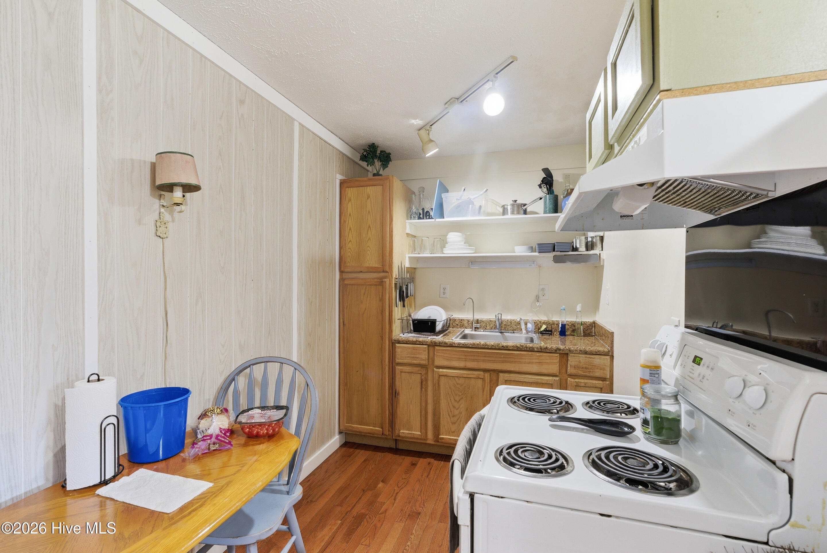 100563534 | Photo 27