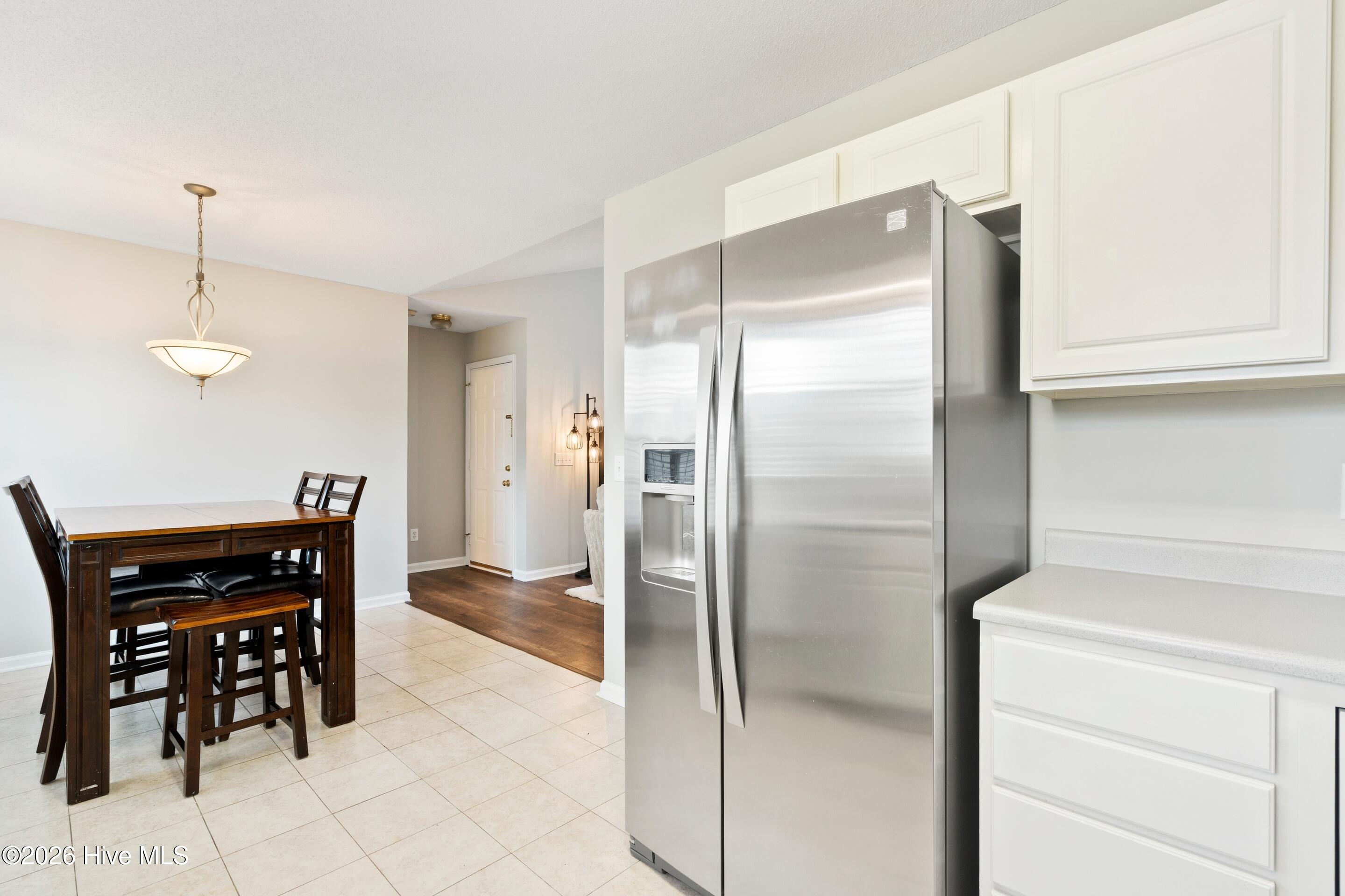 100547828 | Photo 14