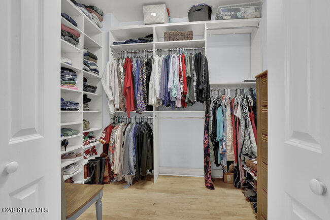 100547191 | Photo 30