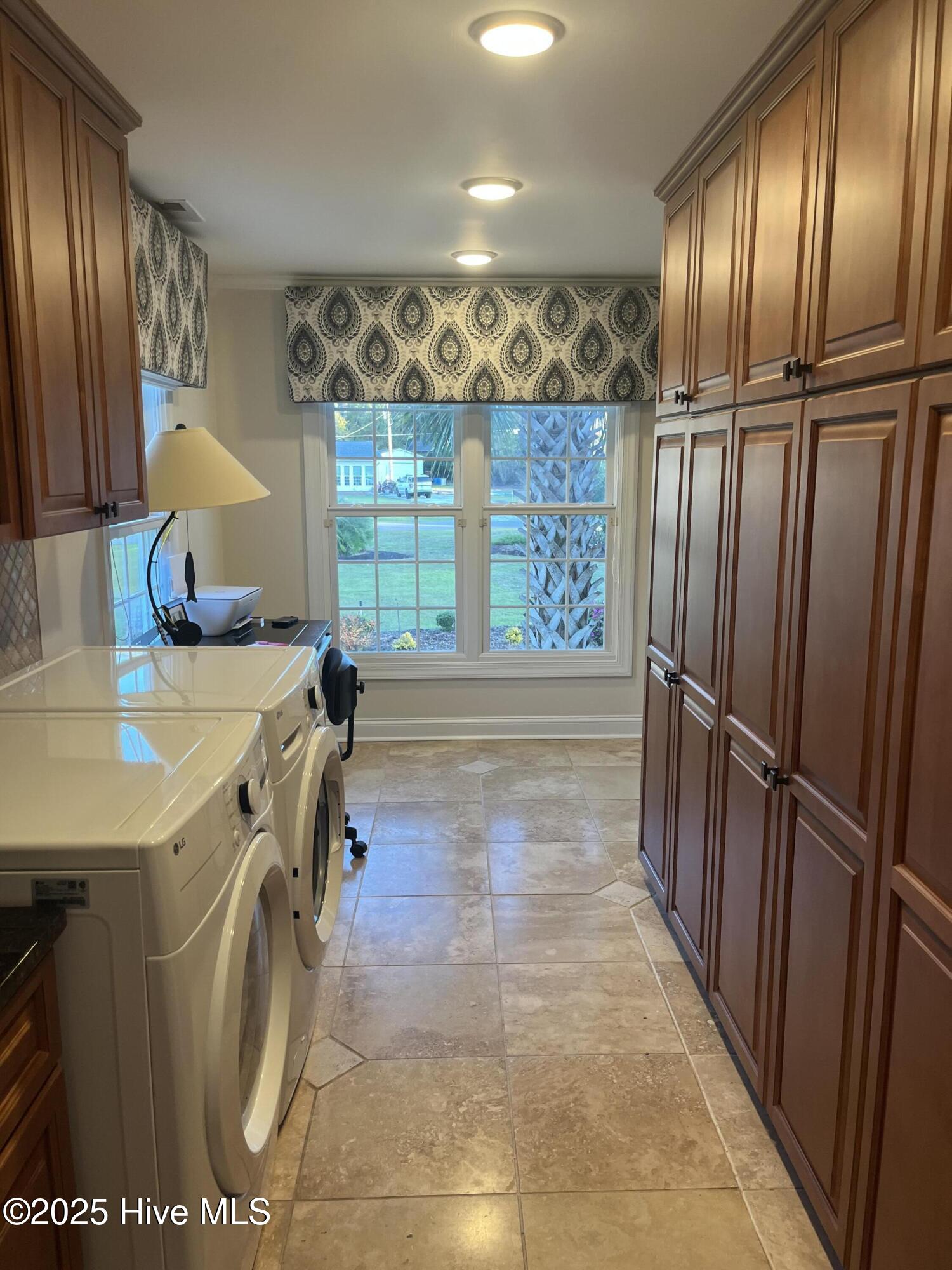 100540597 | Photo 25