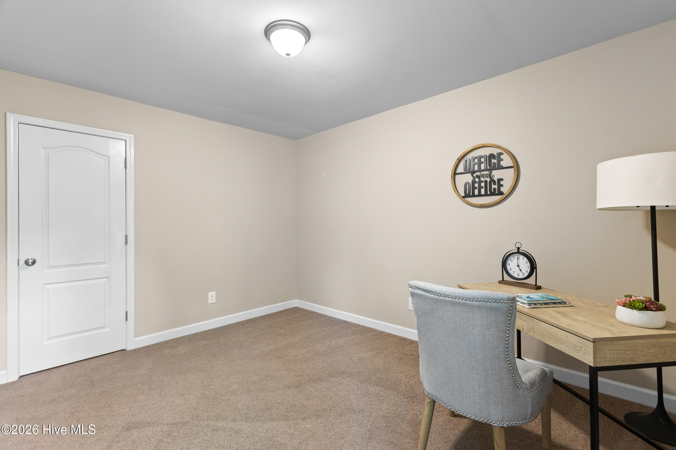 100567364 | Photo 28