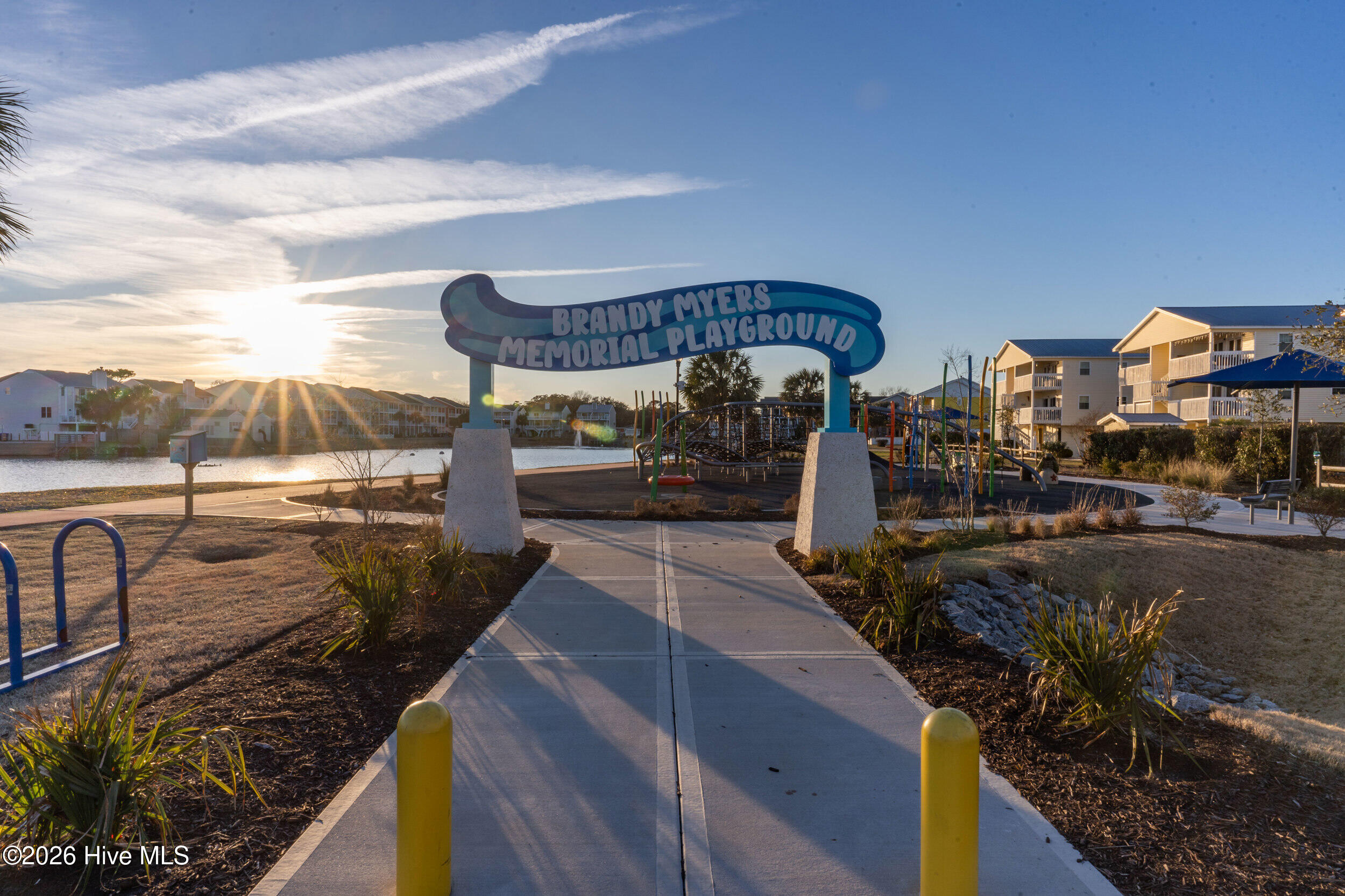 100566140 | Photo 38